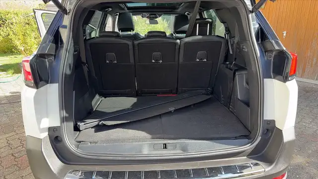 Peugeot 5008 view 14