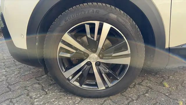 Peugeot 5008 view 18