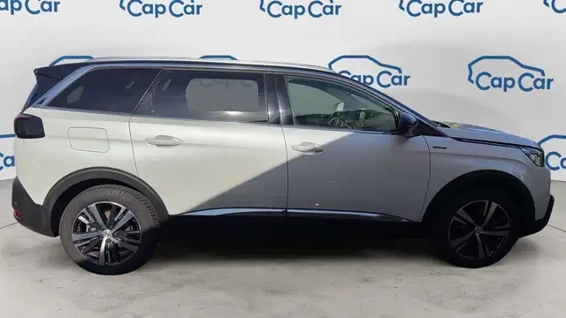 Peugeot 5008 view 4