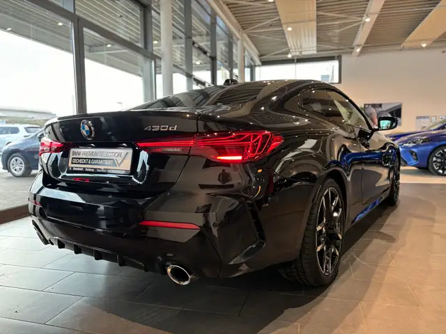 BMW 4 Series view 11