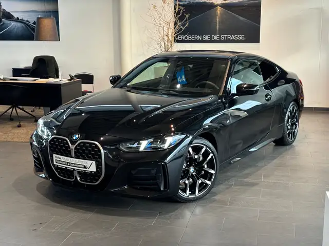 BMW 4 Series view 3