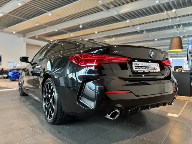 BMW 4 Series view 8