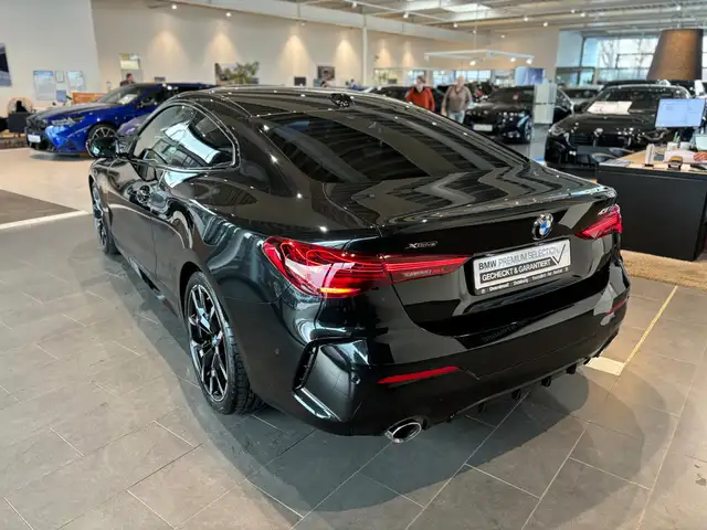 BMW 4 Series view 9
