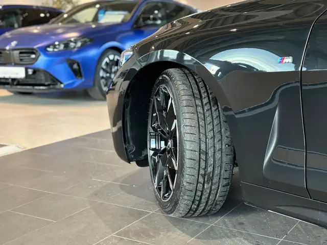 BMW 4 Series view 4