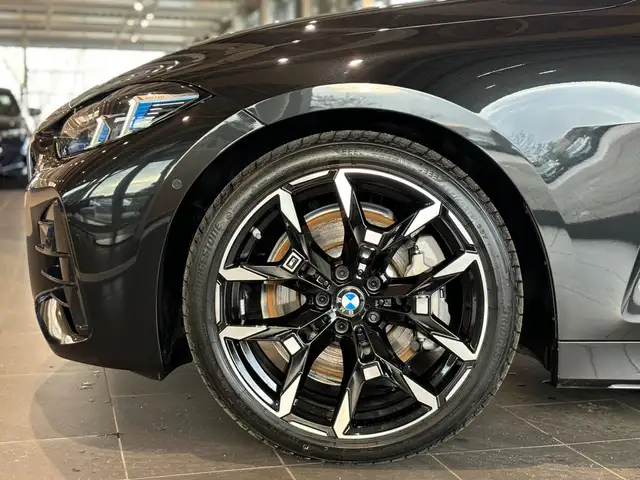 BMW 4 Series view 5