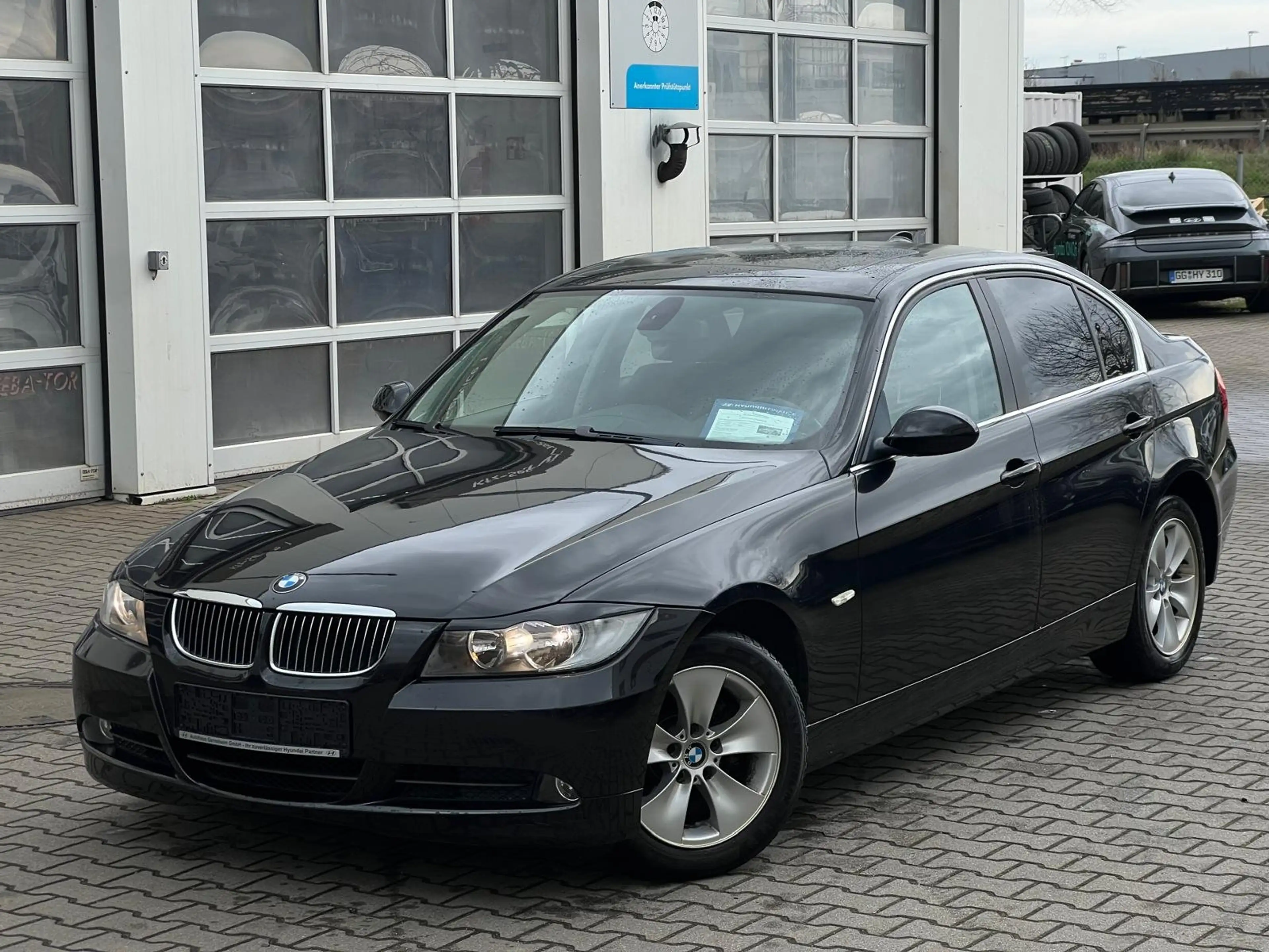BMW 325 325i E90 *2.Hand*TÜV neu*Service neu*M-Lenkrad