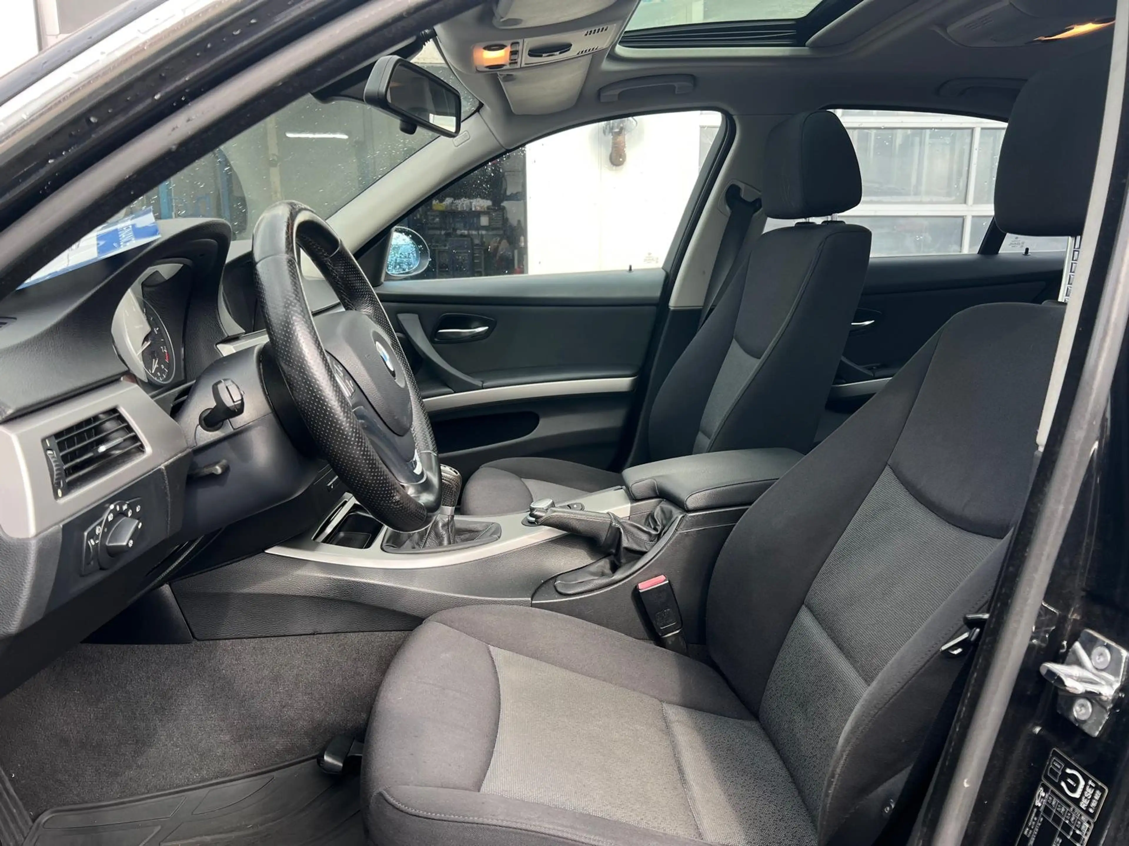 BMW 325 325i E90 *2.Hand*TÜV neu*Service neu*M-Lenkrad — photo 7