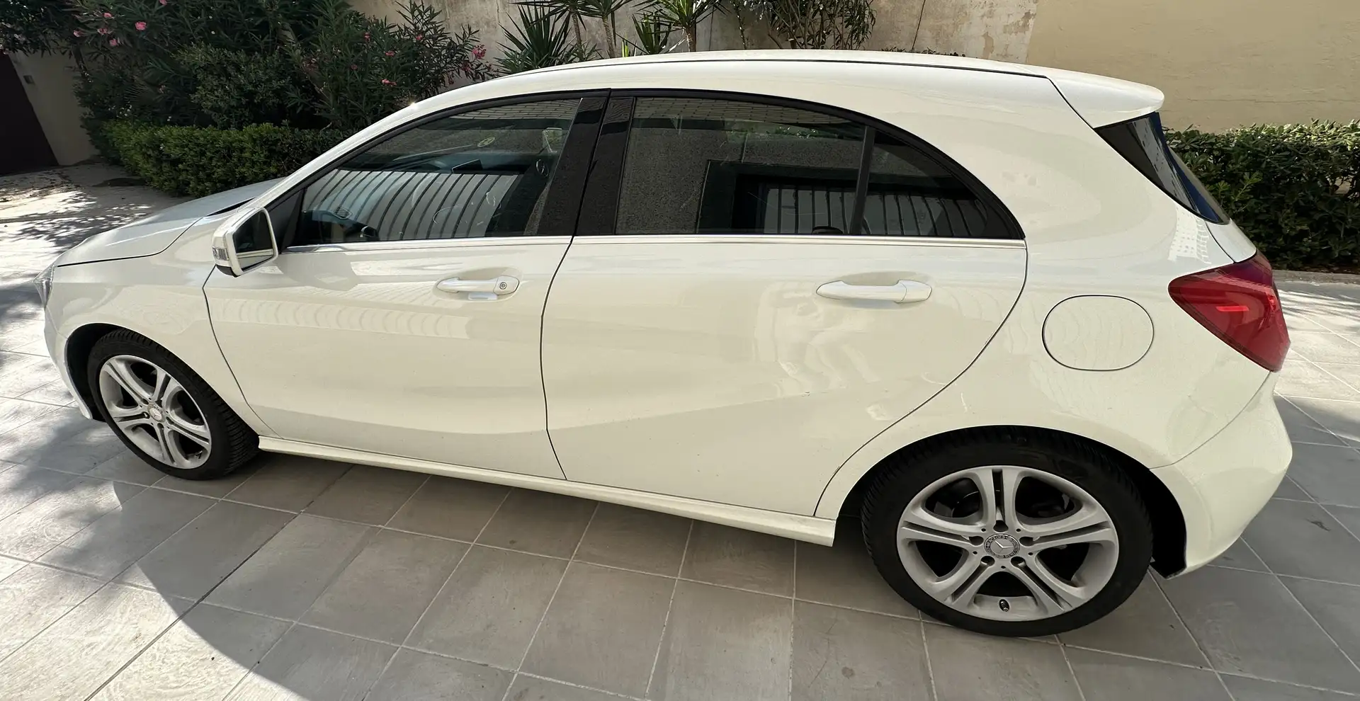 Mercedes-Benz A 180 180CDI Aut. Blanco - 2