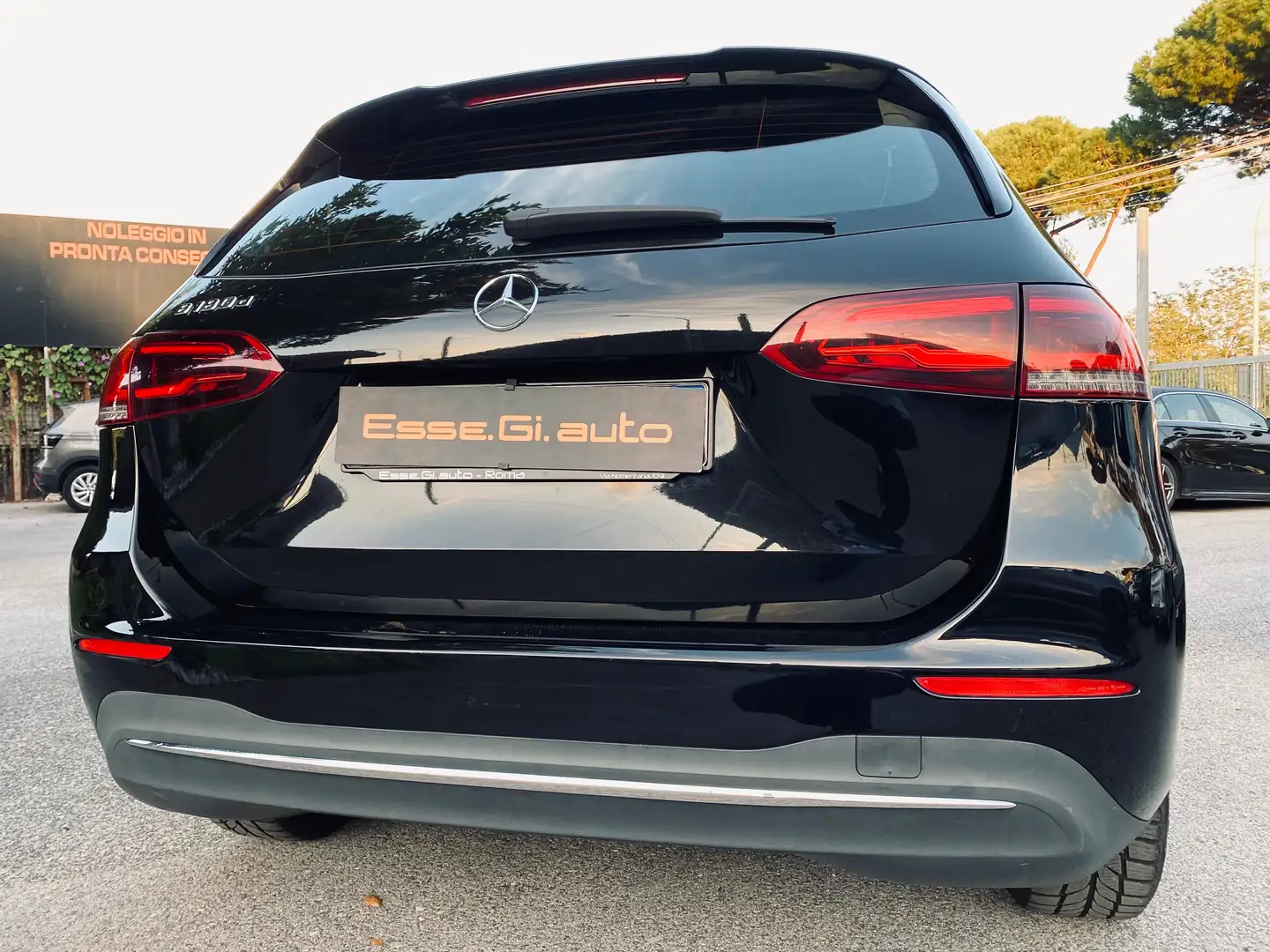 Mercedes-Benz B 180 Premium **VED.NOTE** Czarny - 2