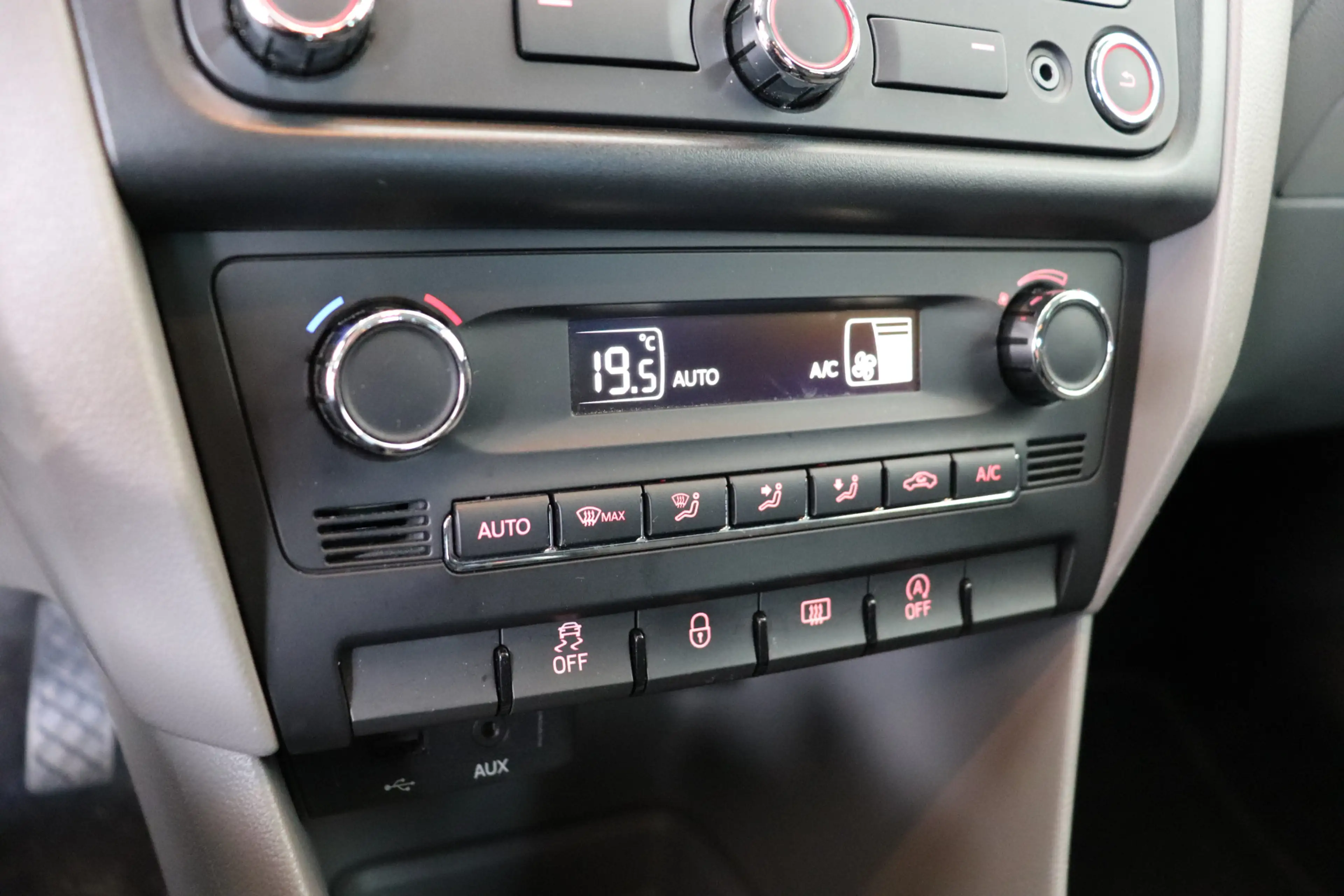 SEAT Toledo 1.2 TSI Businessline High. Veel beenruimte, koffer — photo 21