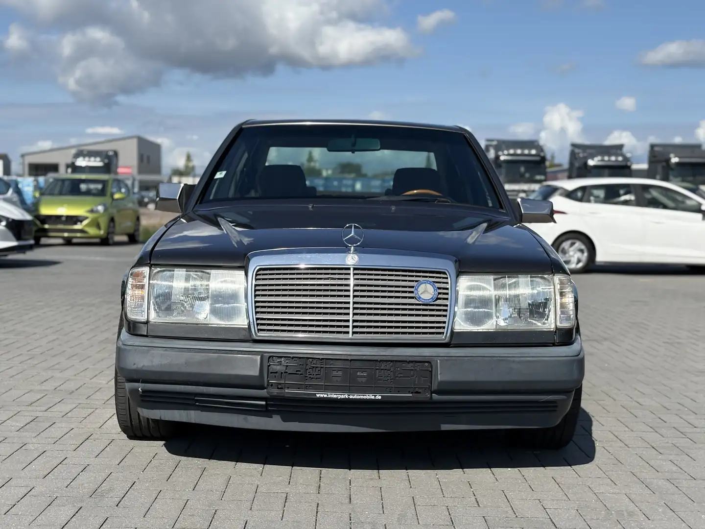 Mercedes-Benz 260 E Zwart - 2