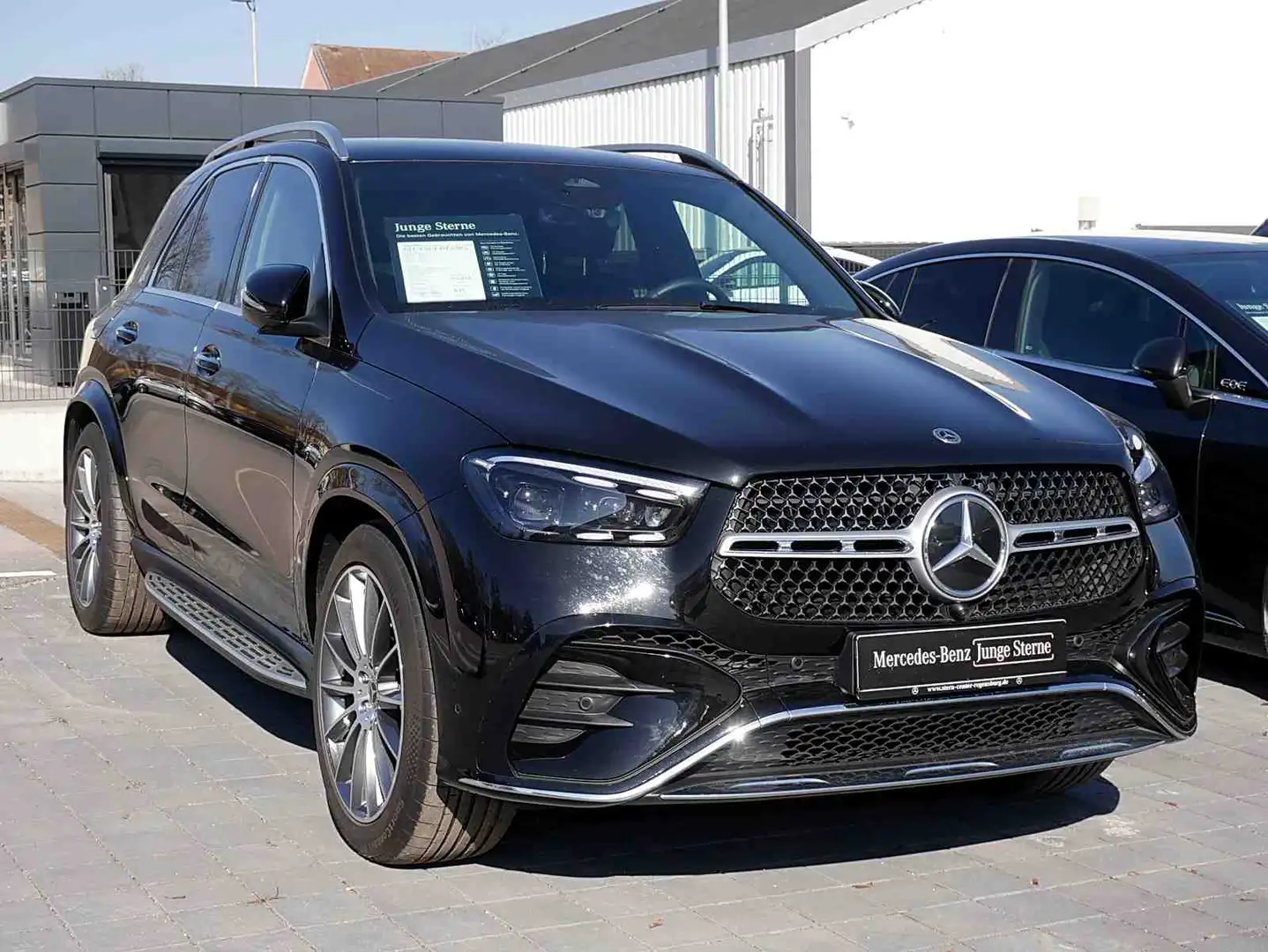 Mercedes-Benz GLE 450 d 4M AMG+DISTRONIC+AHK+AIRMATIC+MEMORY++ Černá - 2