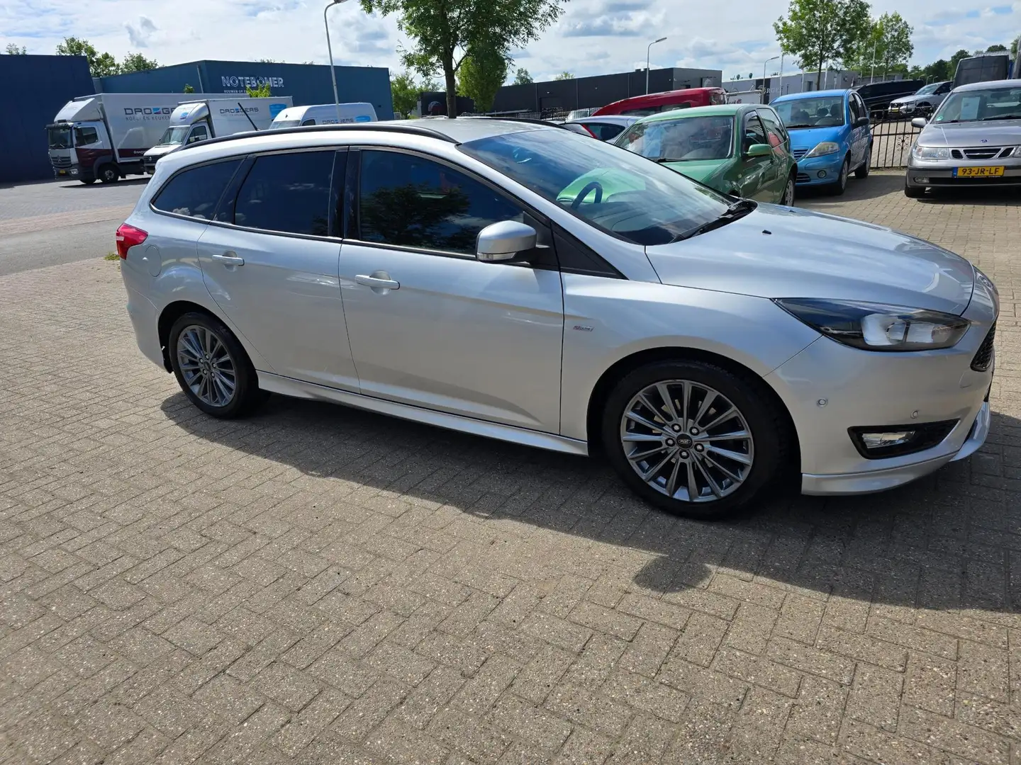 Ford Focus Wagon 1.0 ST Line Gris - 1