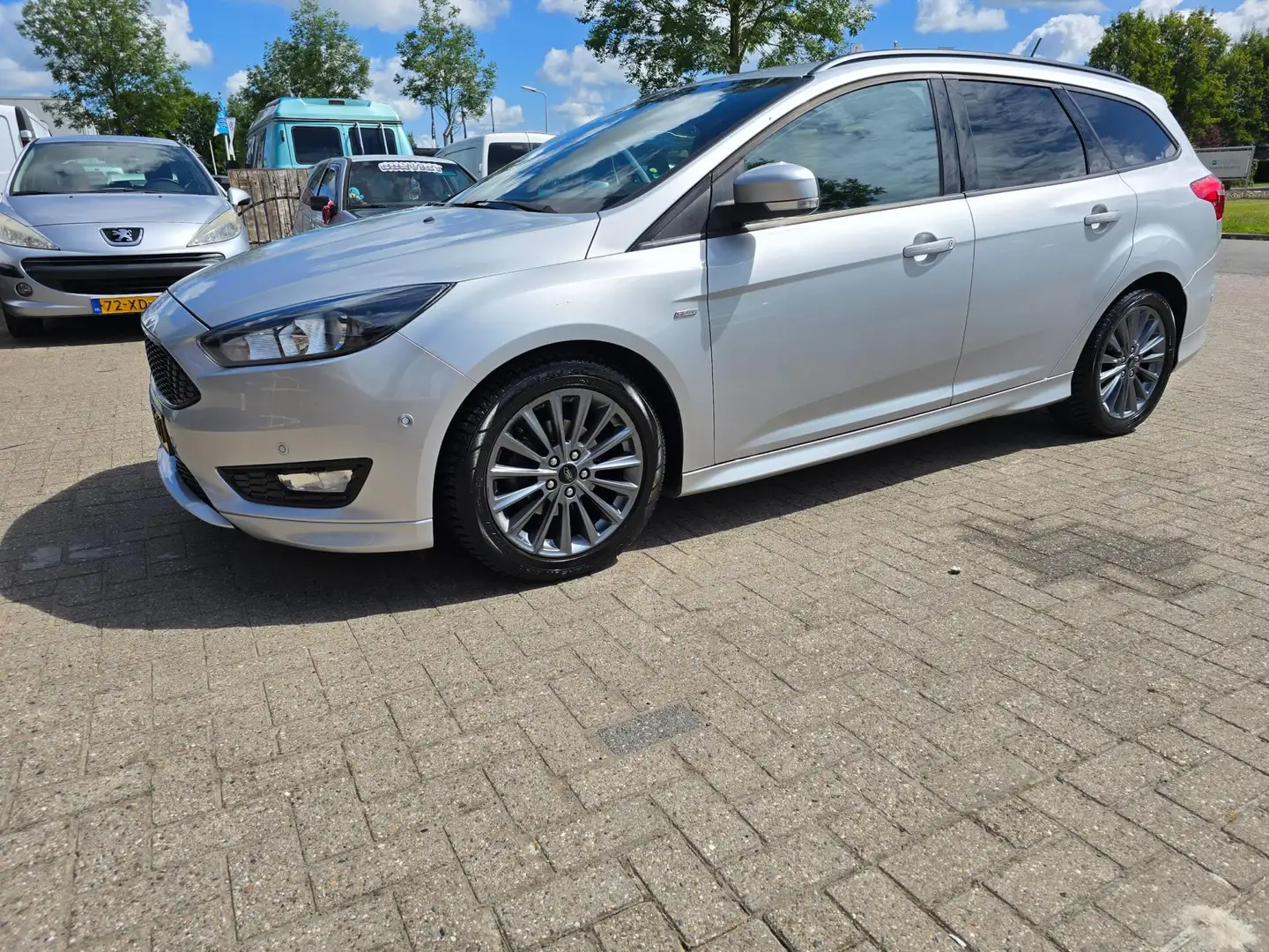 Ford Focus Wagon 1.0 ST Line Gris - 2