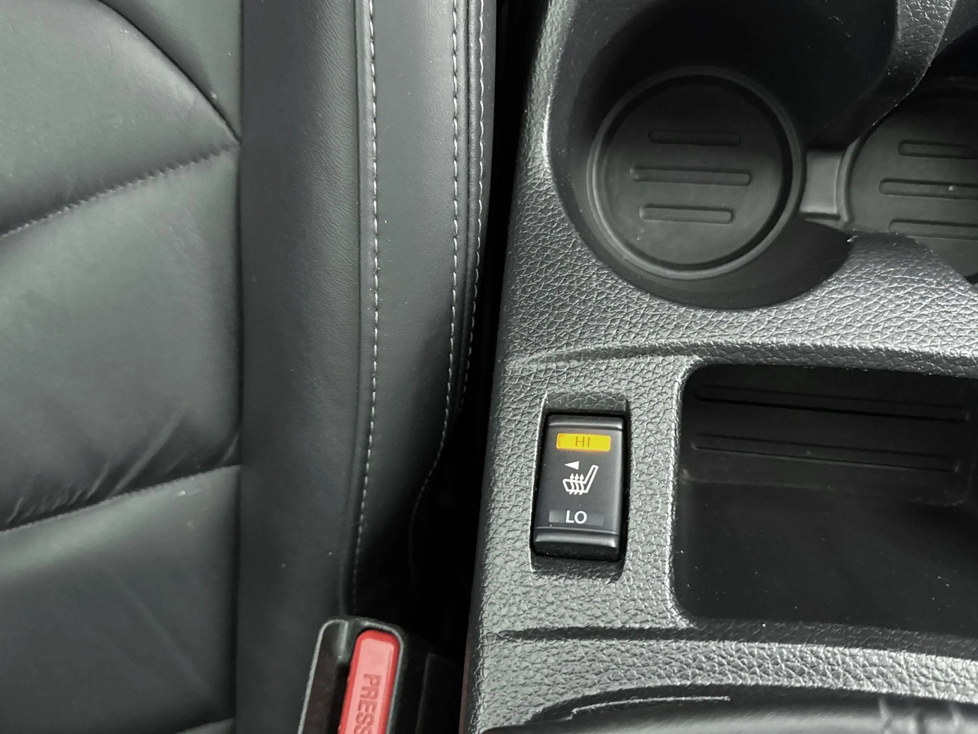 Nissan Qashqai 1.3 DIG-T Tekna + | Ledere bekleding | Navigatie | — photo 8