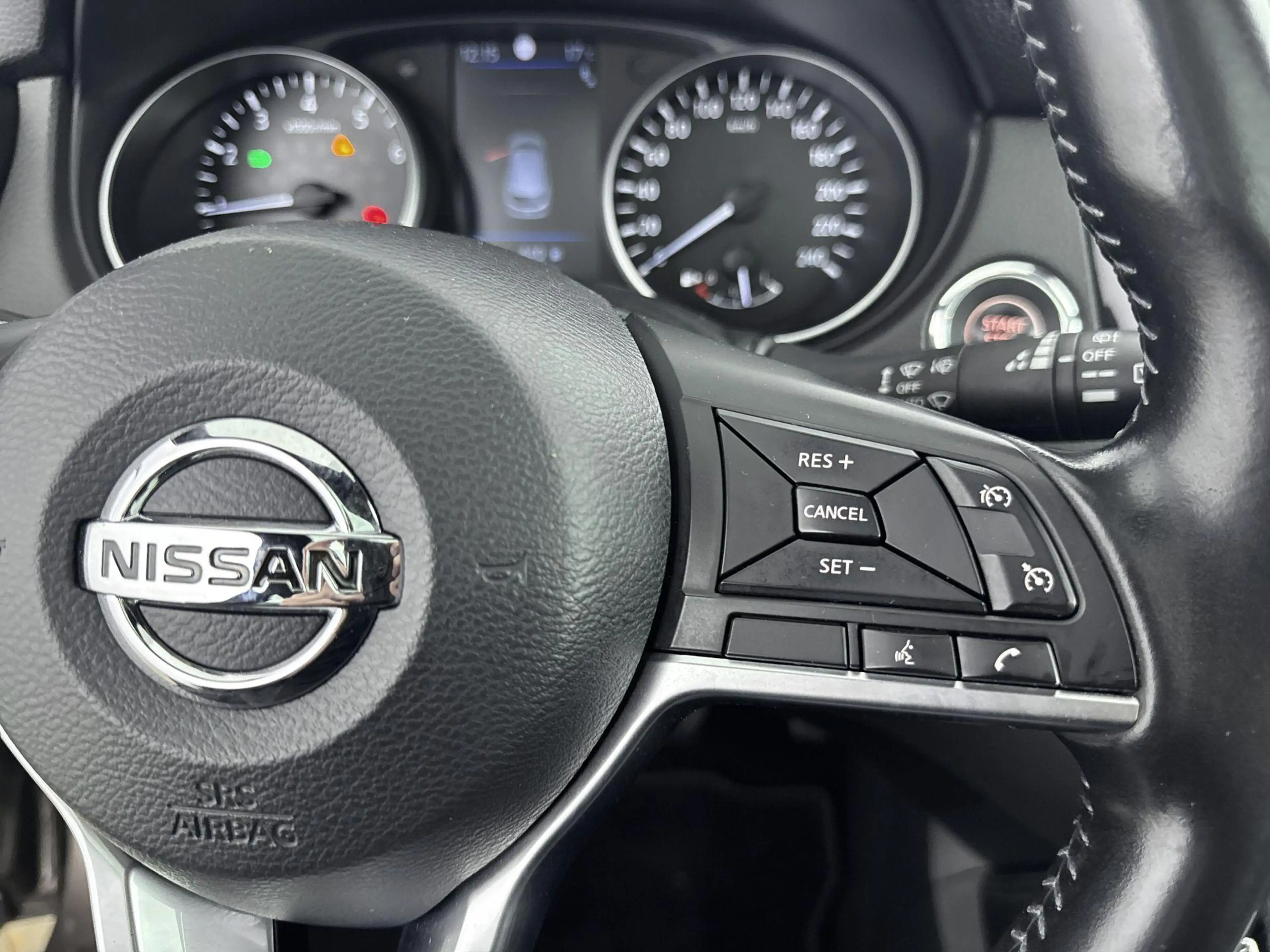 Nissan Qashqai 1.3 DIG-T Tekna + | Ledere bekleding | Navigatie | — photo 6