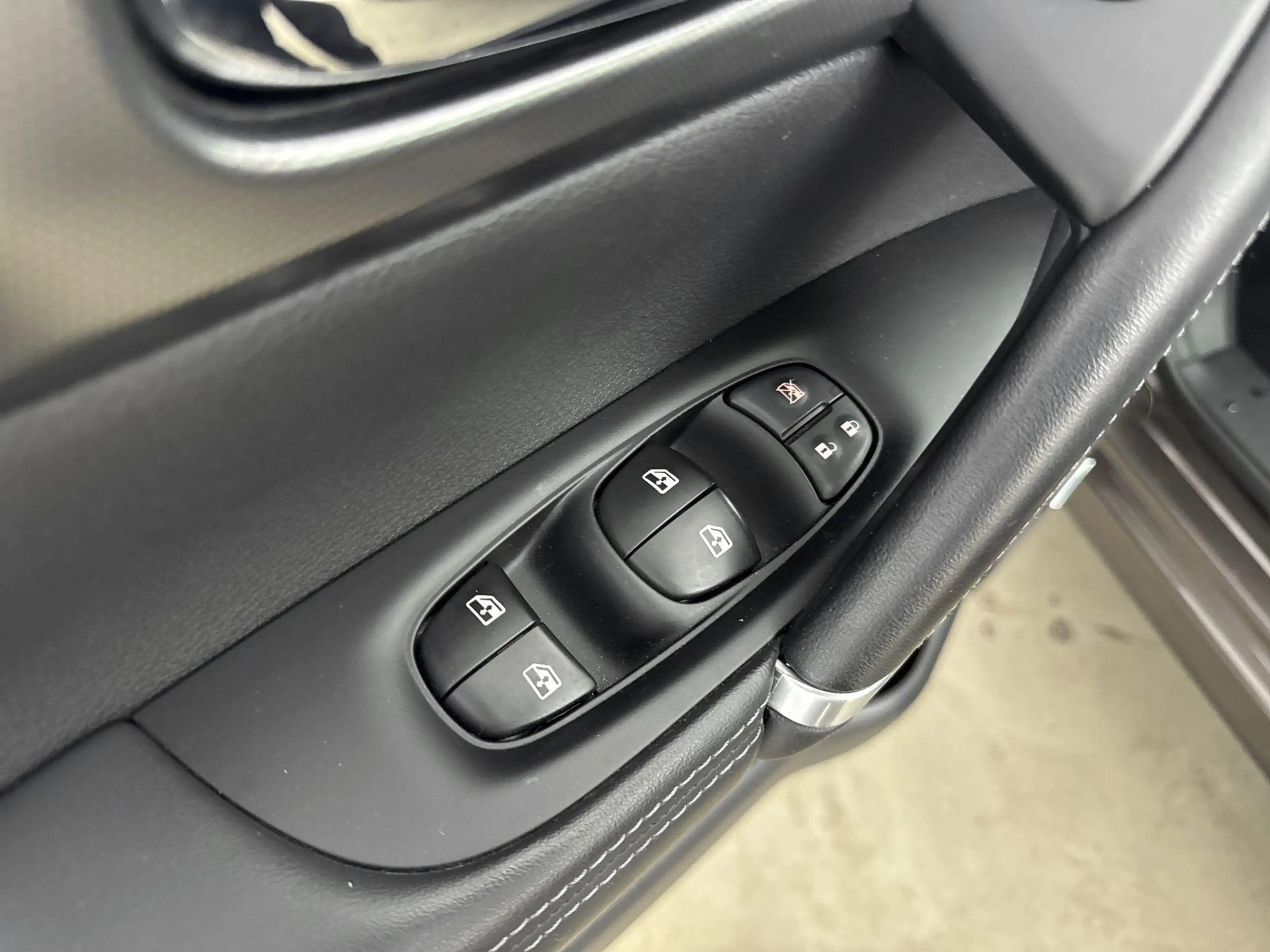 Nissan Qashqai 1.3 DIG-T Tekna + | Ledere bekleding | Navigatie | — photo 11