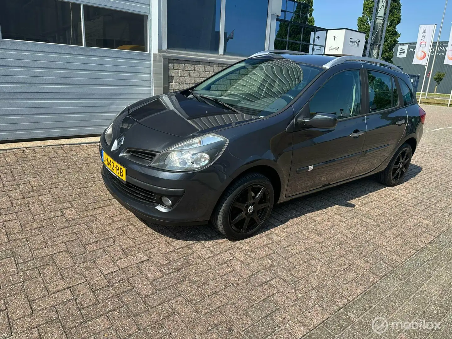 Renault Clio Estate 1.2 TCE Sélection Business Nero - 1