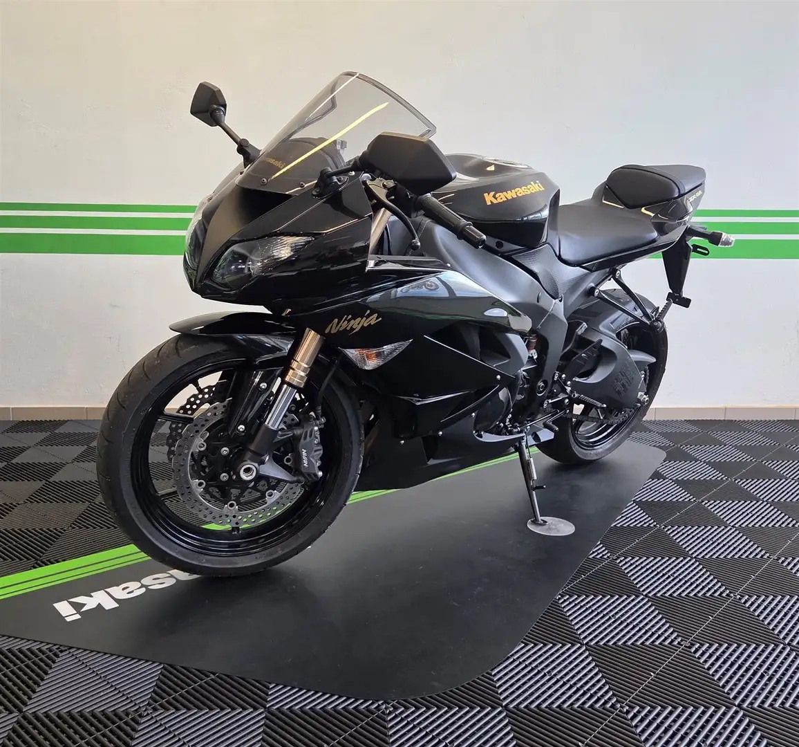 Kawasaki Ninja ZX-6R vom Kawasaki-Vertragspartner Augsburg Black - 1