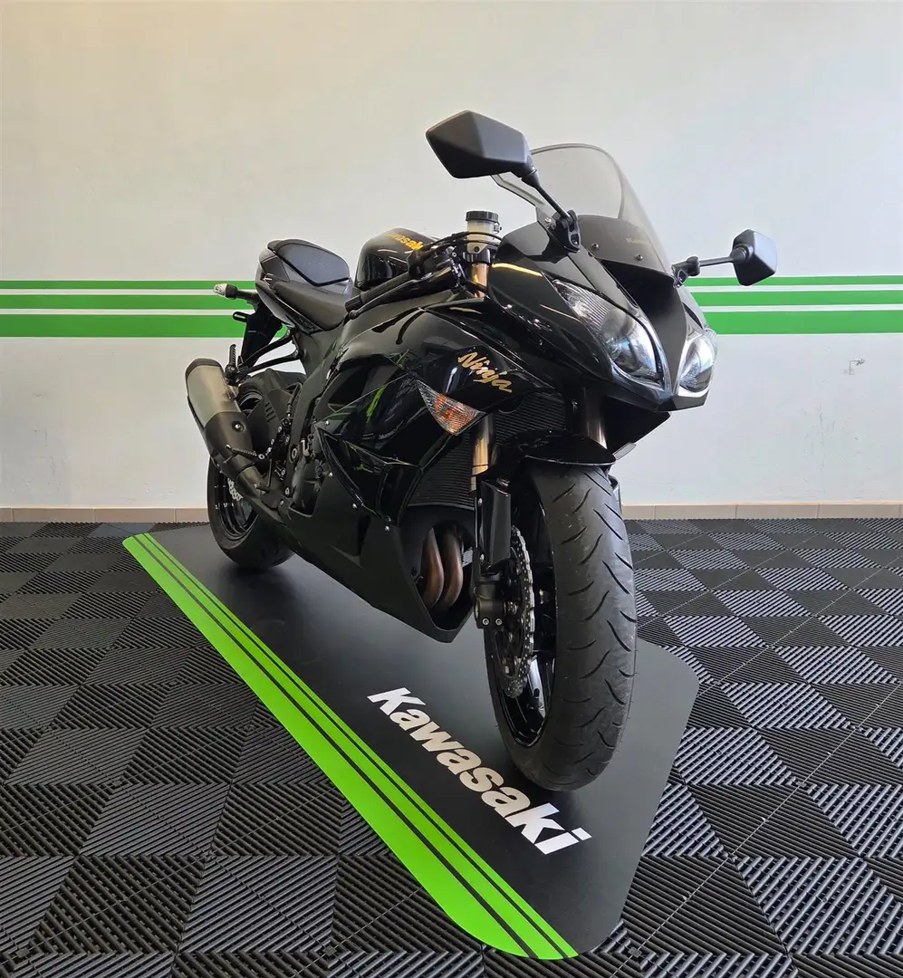 Kawasaki Ninja ZX-6R vom Kawasaki-Vertragspartner Augsburg Black - 2