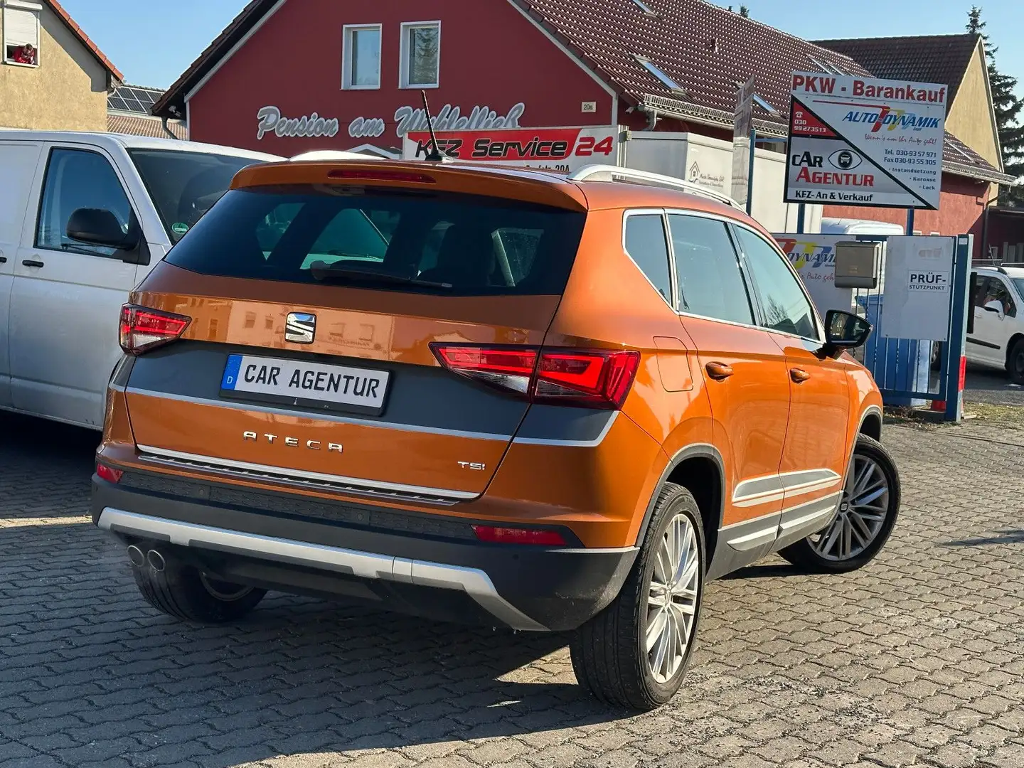 SEAT Ateca Xcellence  AUTOMATIK + KLIMAAUTOMATIK+ LED Orange - 2