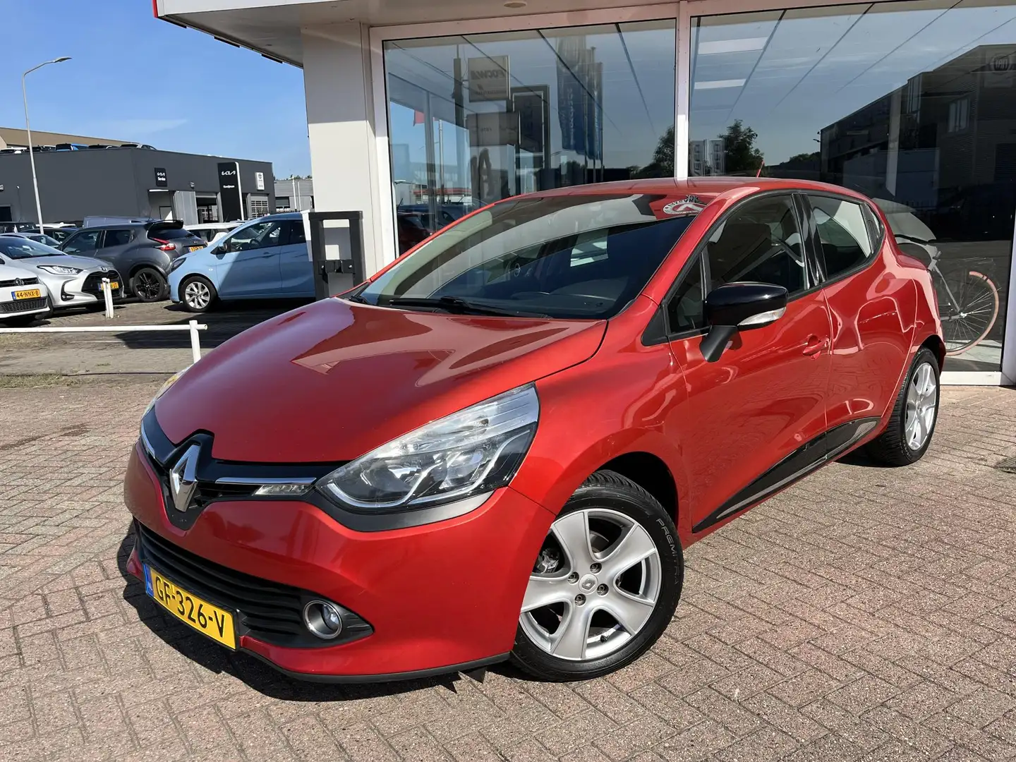 Renault Clio 0.9 TCe Expression Navigatie, Airco, Lichtmetalen Rouge - 2