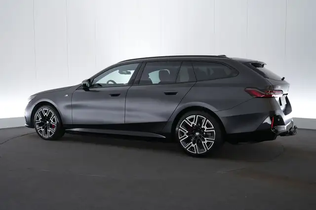 BMW i5 xDrive40 M-Sport Pro Frozen Grey Matte LEDER/CUIR