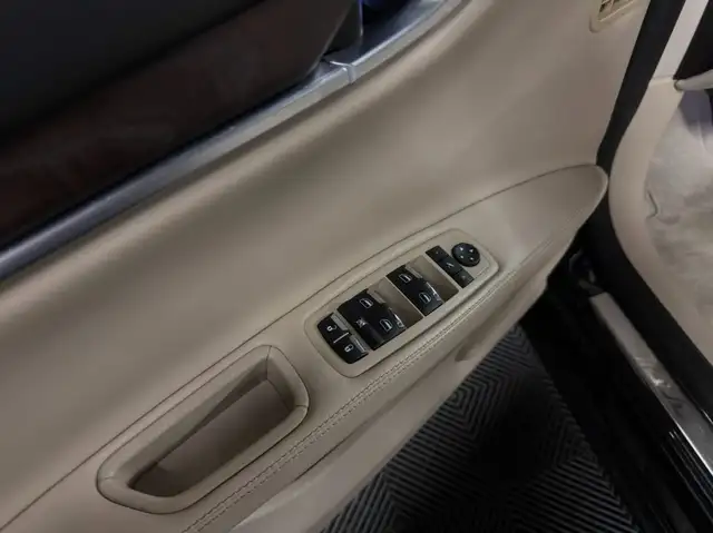 Maserati Ghibli view 11