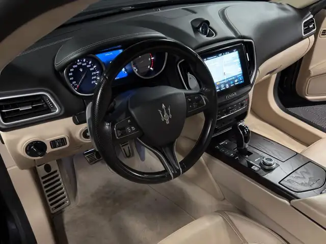Maserati Ghibli view 13