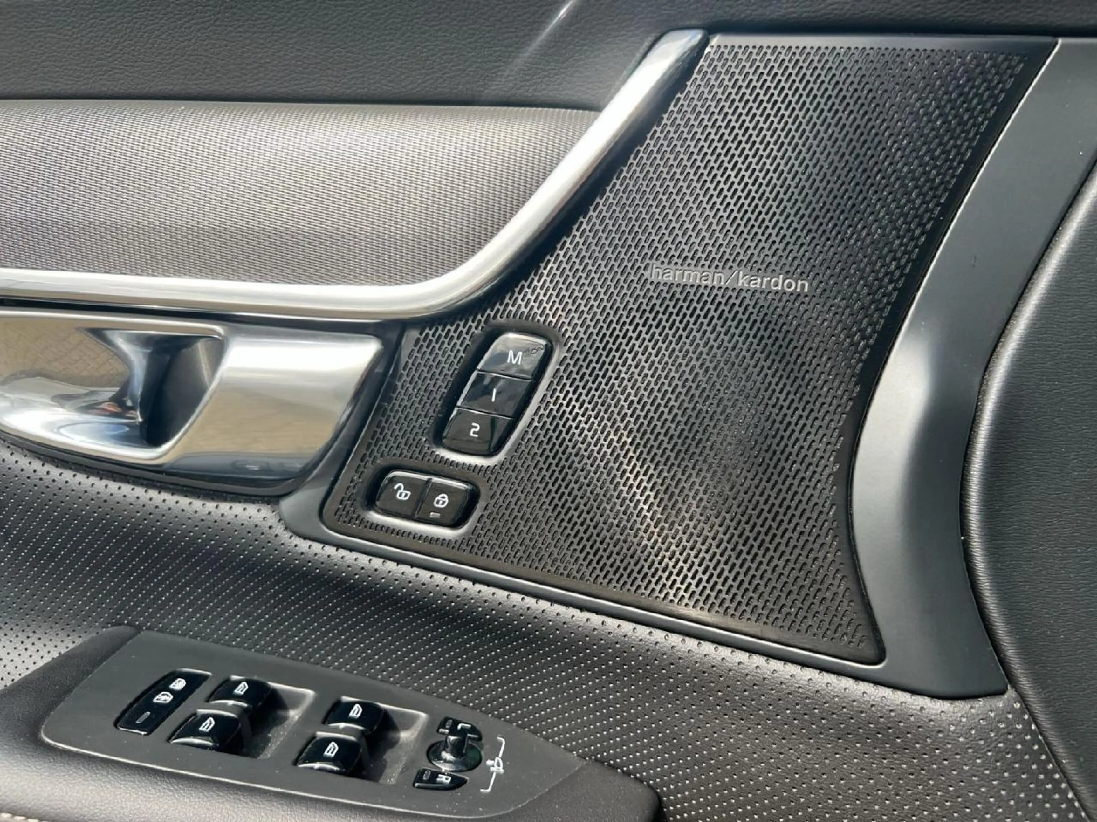 Volvo V90 R Design AWD,BLIS,H/K,360°,AHK,NAVI,DAB,SPURHALTE — photo 11