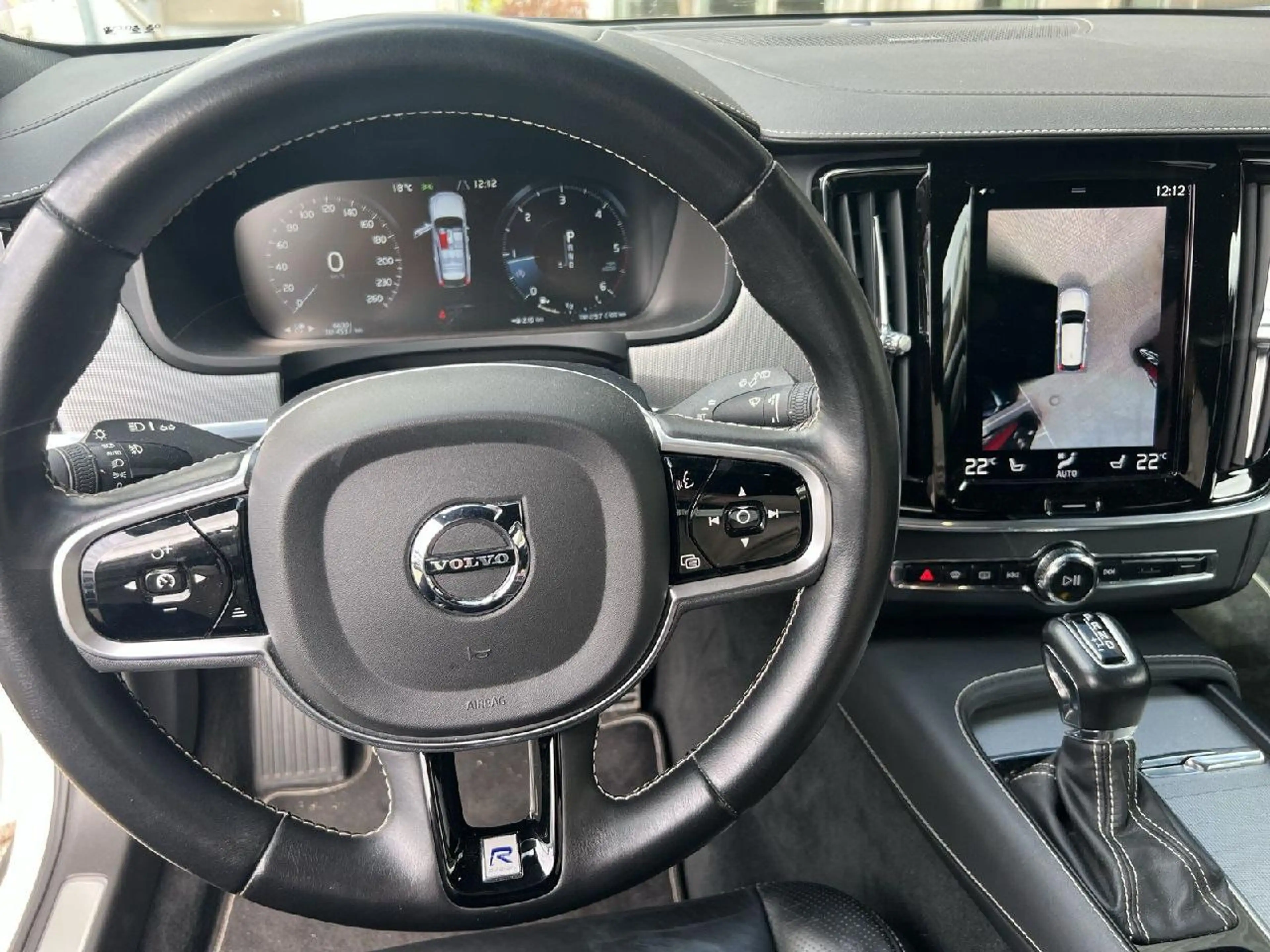 Volvo V90 R Design AWD,BLIS,H/K,360°,AHK,NAVI,DAB,SPURHALTE — photo 8