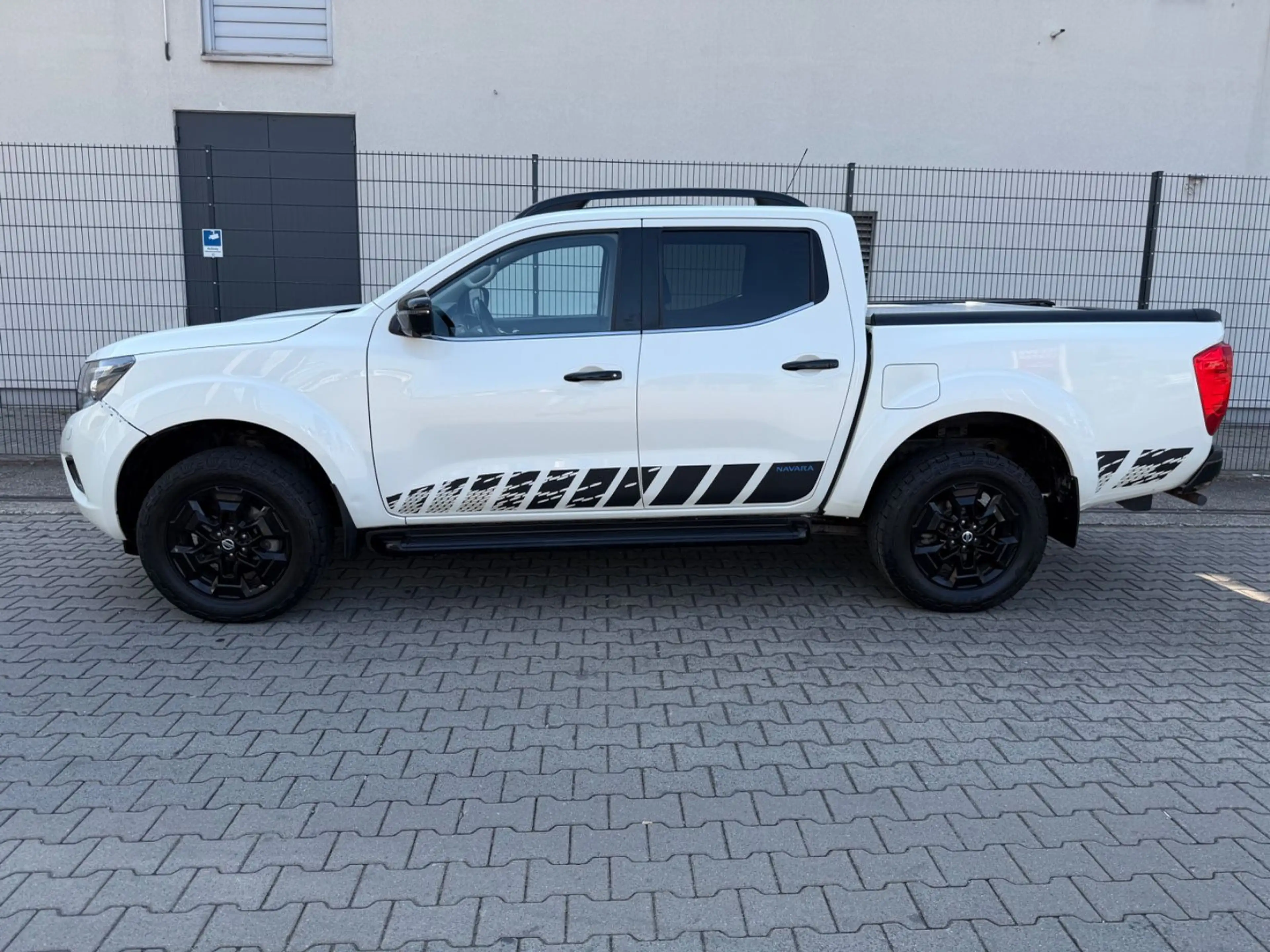 Nissan Navara NP300 N-Guard Double Cab 4x4 KAMERA/NAVI — photo 8
