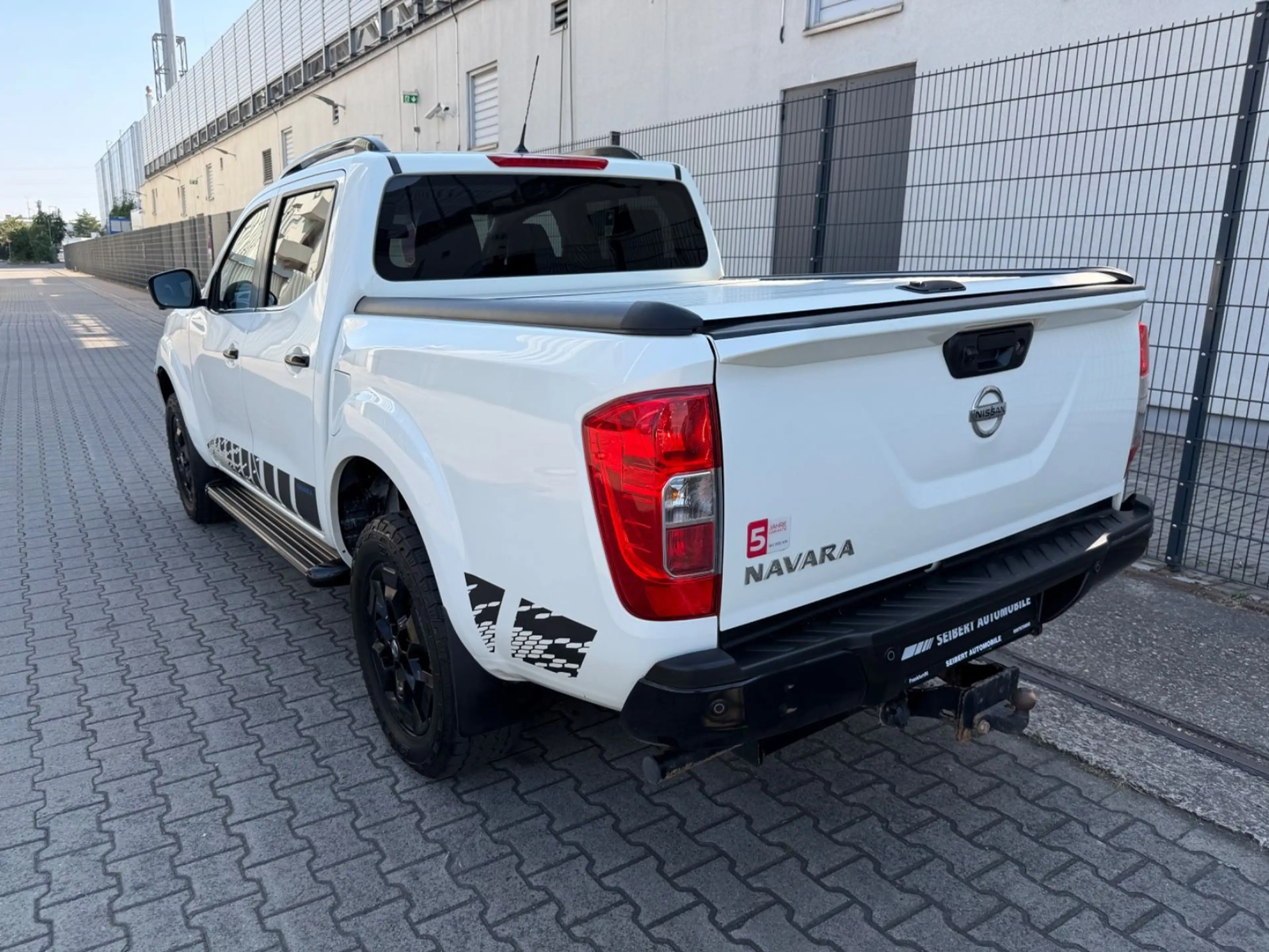 Nissan Navara NP300 N-Guard Double Cab 4x4 KAMERA/NAVI — photo 7