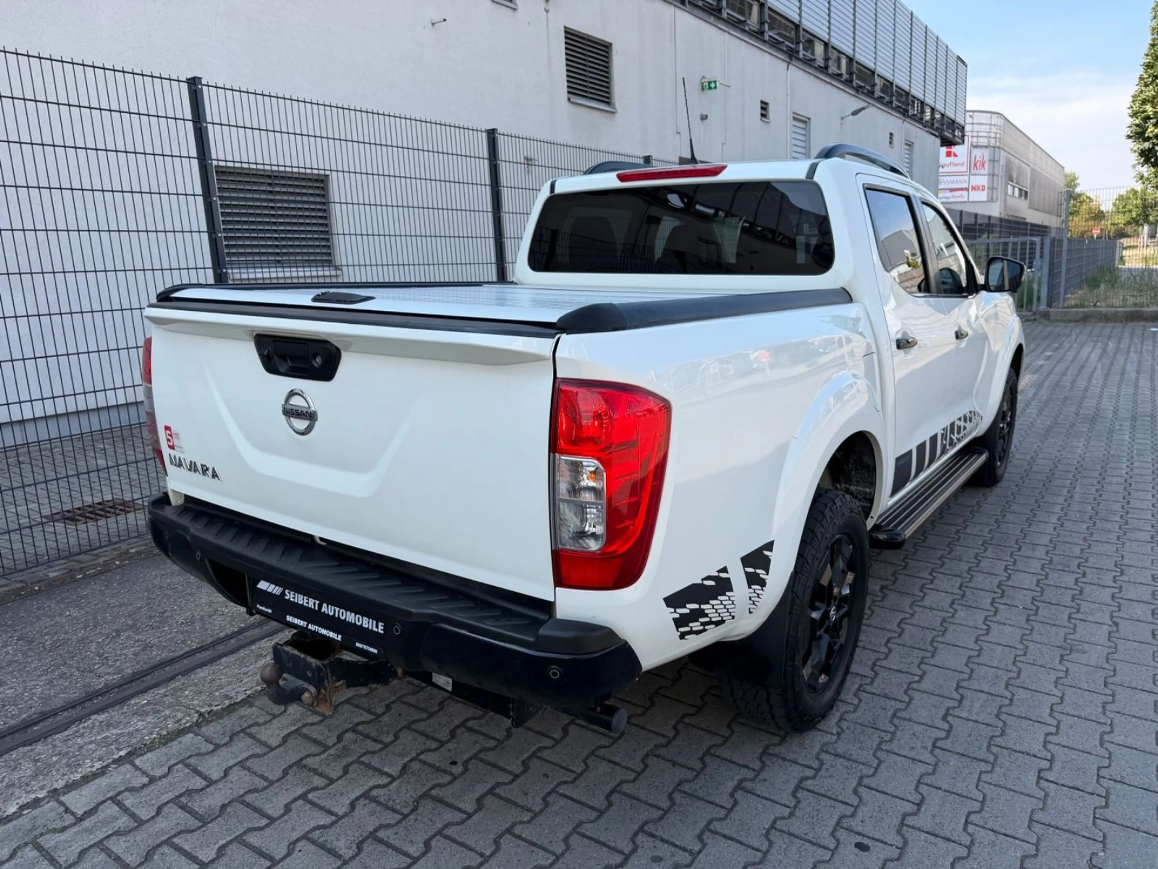 Nissan Navara NP300 N-Guard Double Cab 4x4 KAMERA/NAVI — photo 3