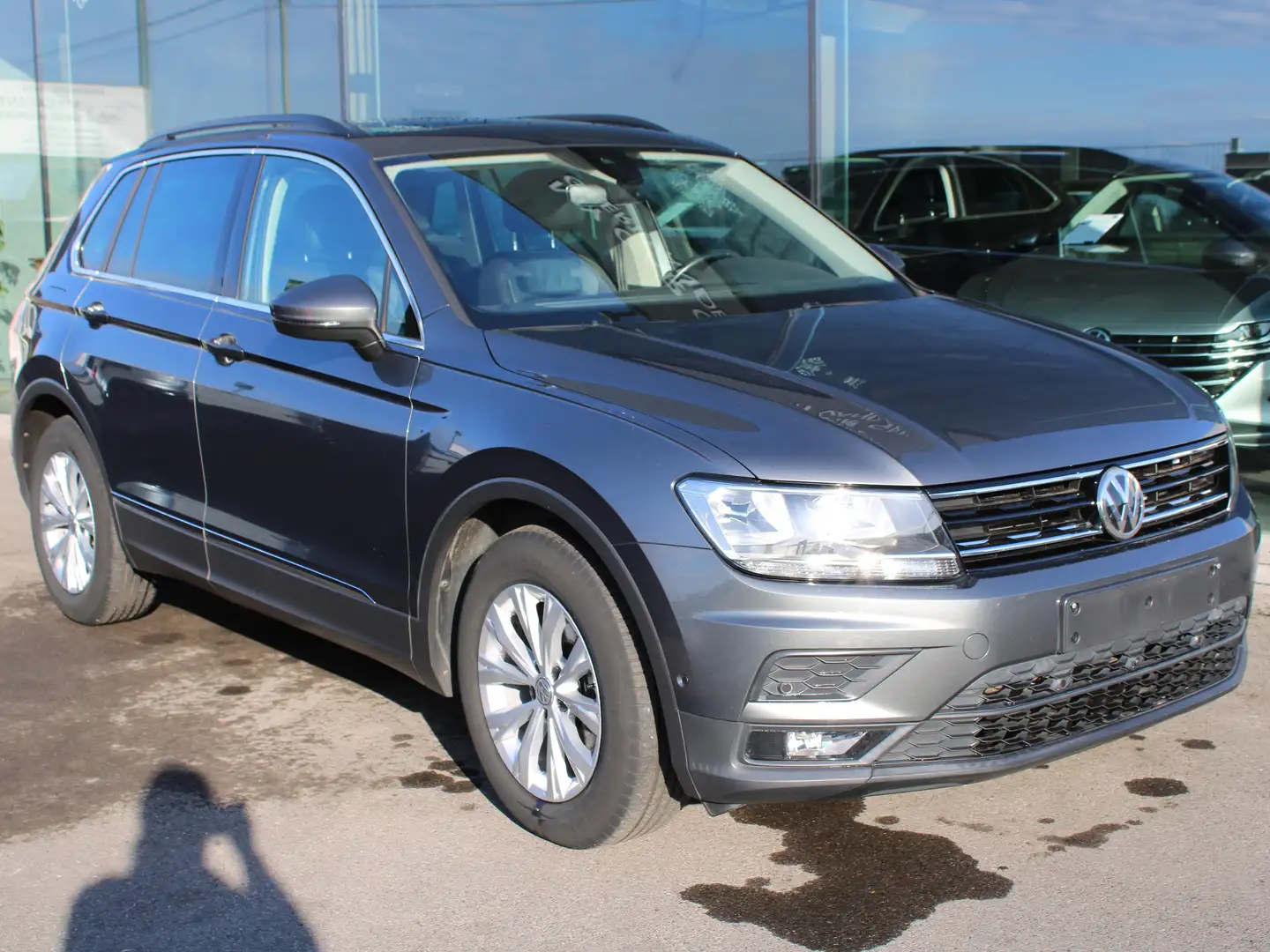 Volkswagen Tiguan Tiguan 1.5 TSI ACT DSG OPF-FULL OPTION-LEDER-TREKH Gris - 1
