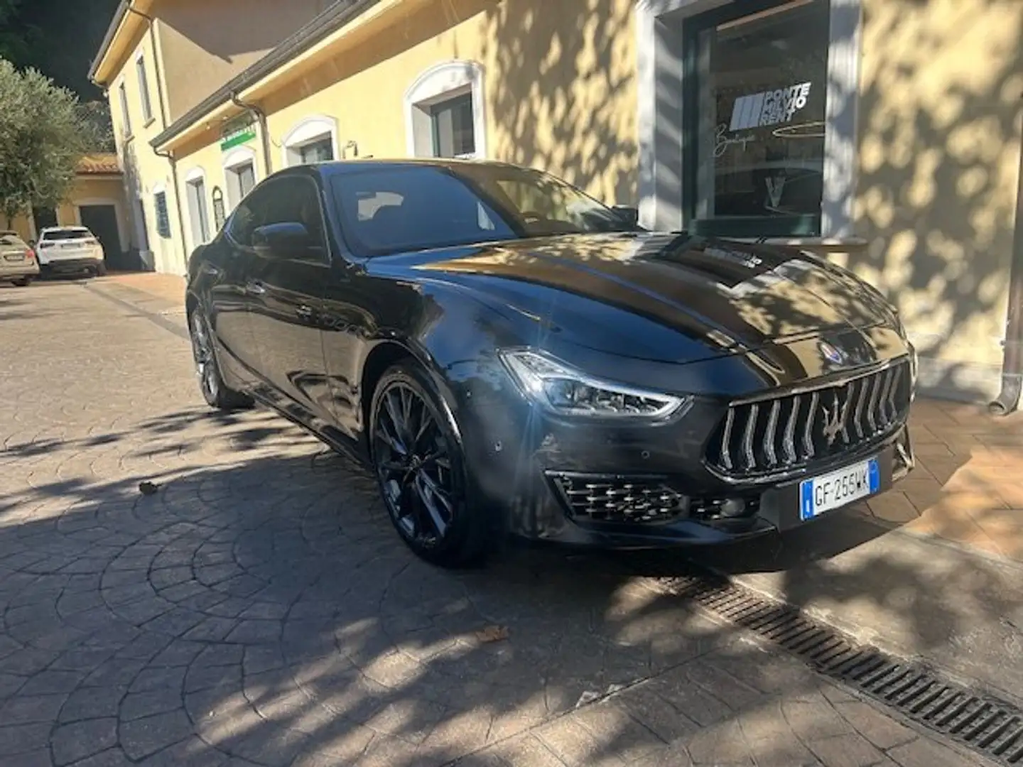 Maserati Ghibli Ghibli III 2021 2.0 mhev Granlusso 330cv auto Nero - 1