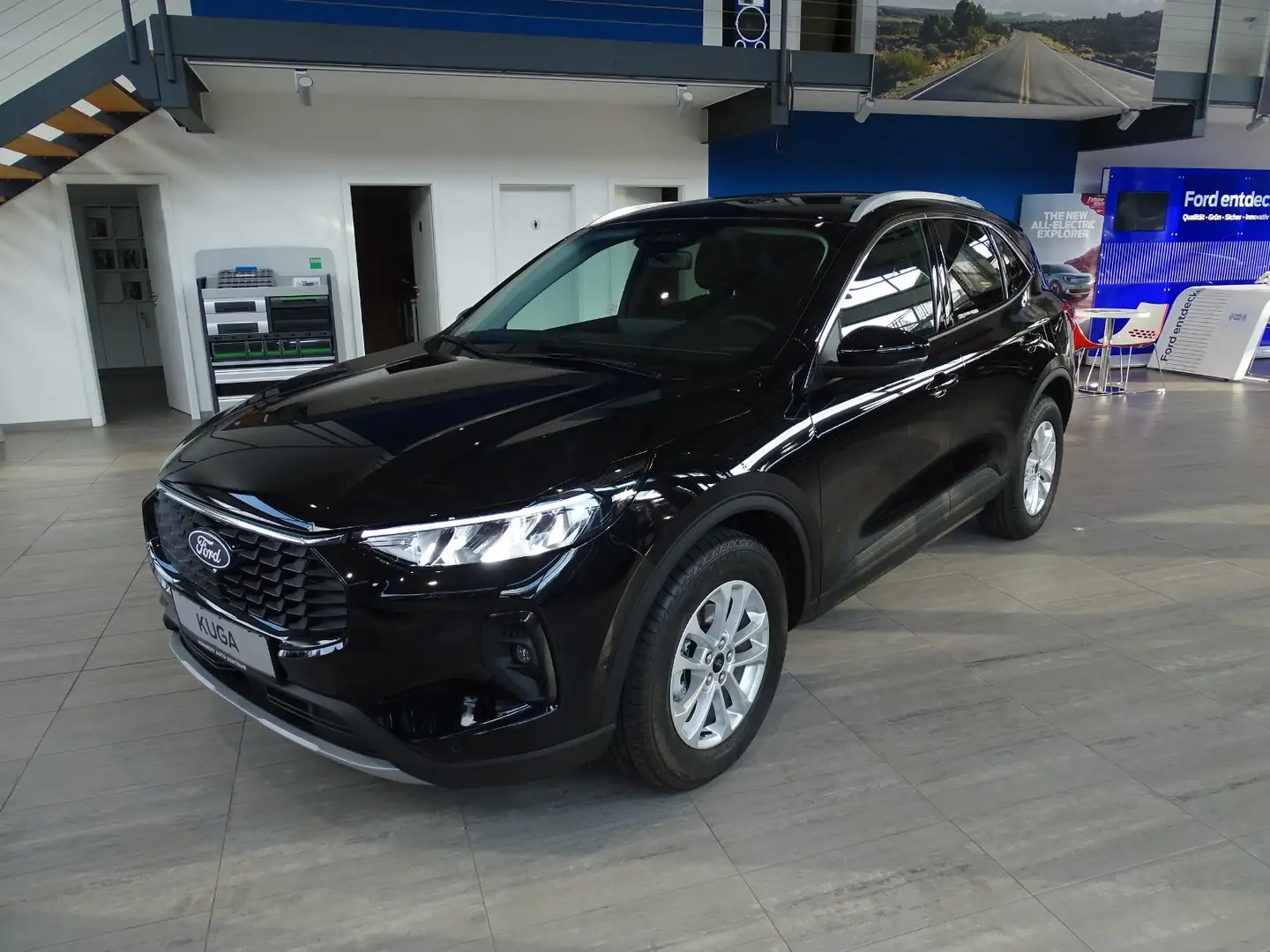 Ford Kuga Titanium 1.5 **NEUES MODELL** NAV*360°*BLIS Negro - 2