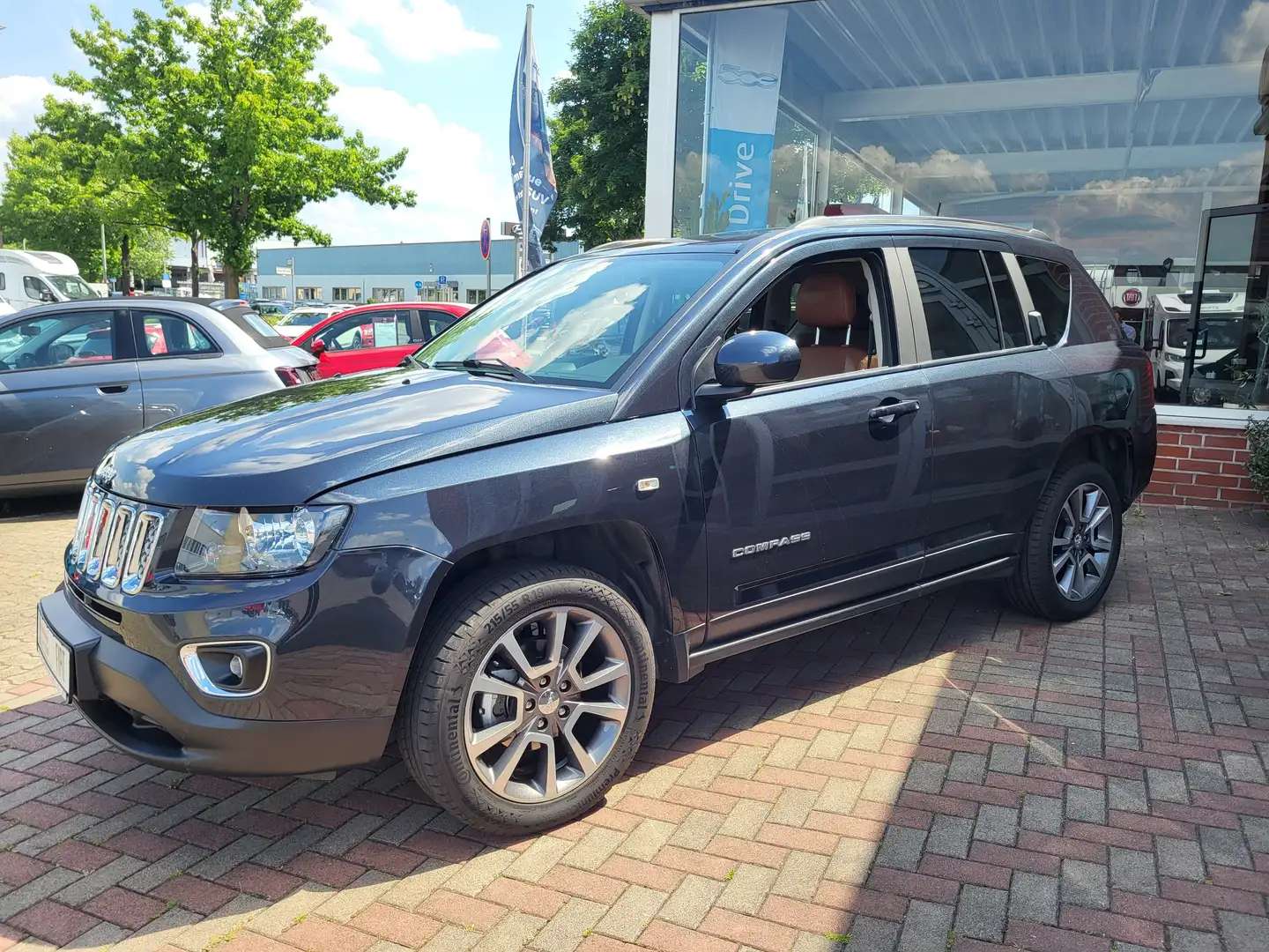 Jeep Compass Limited 4x4 2.4 Benzin Automatik - 2