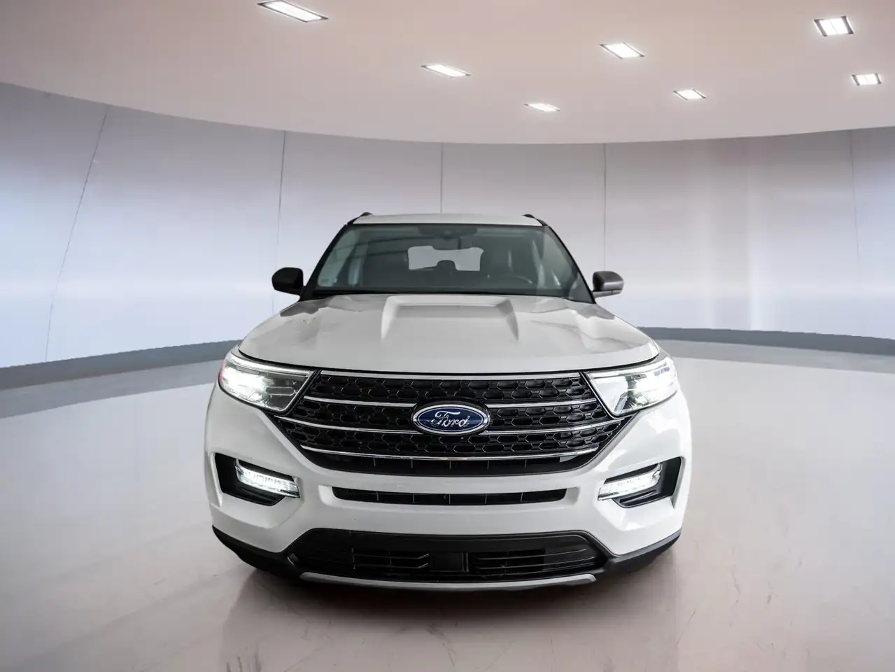 Ford Explorer снимка Ford Explorer