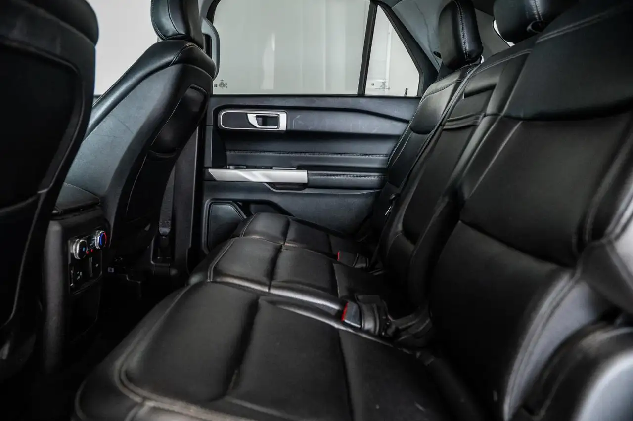 Ford Explorer снимка Ford Explorer