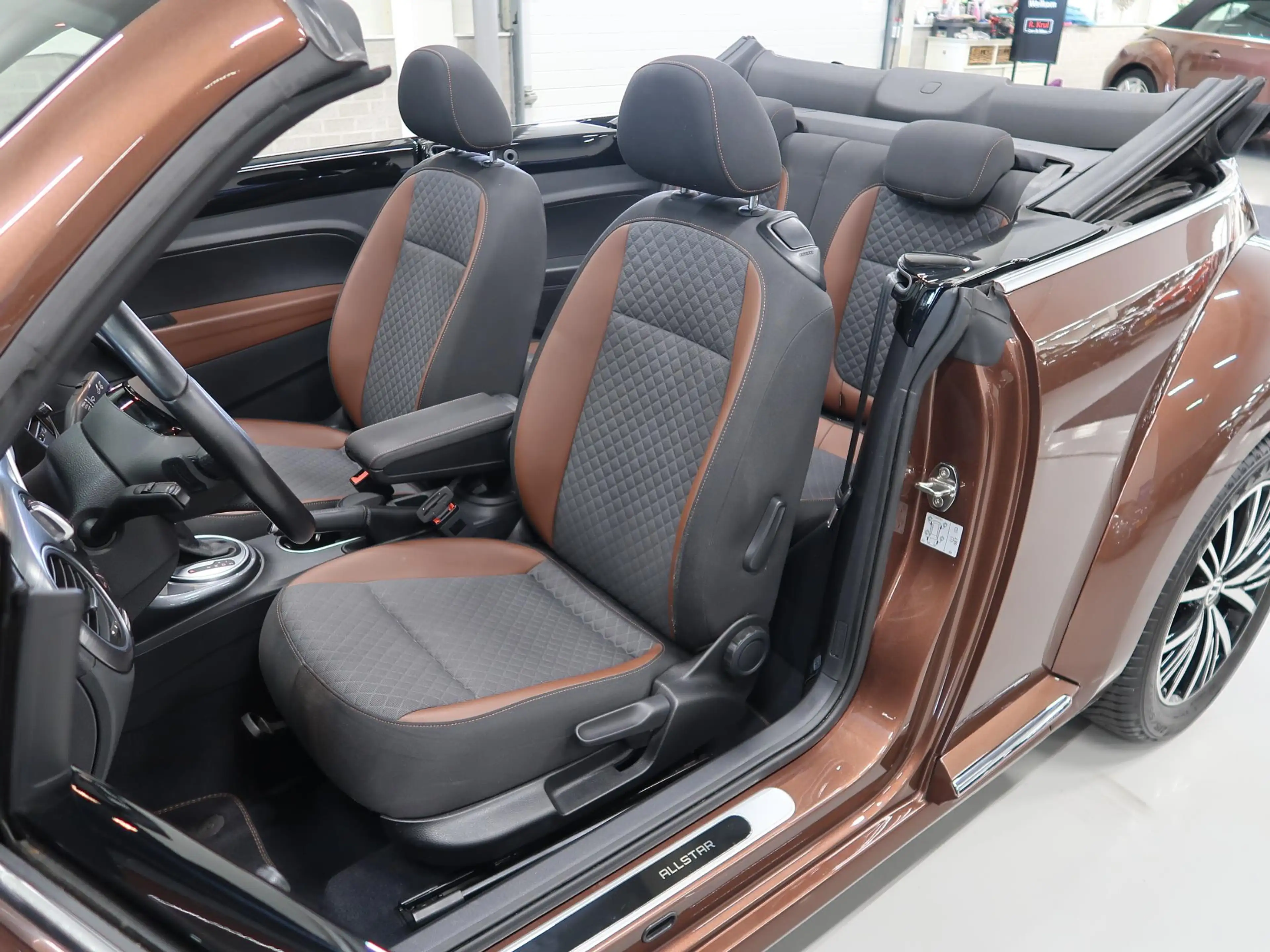 Volkswagen Beetle Cabriolet 1.2 TSI Allstar Automaat Camera App conn — photo 34