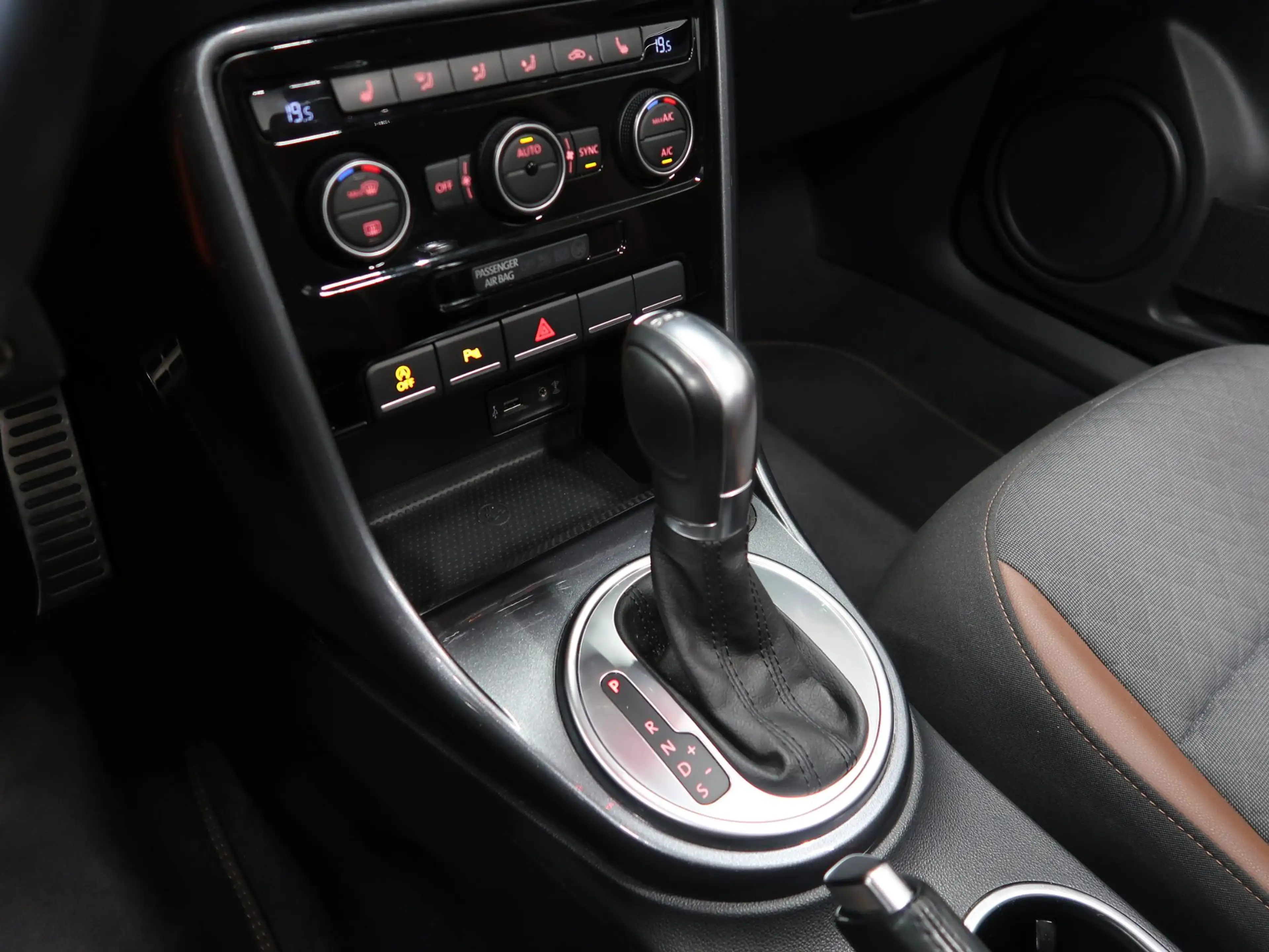 Volkswagen Beetle Cabriolet 1.2 TSI Allstar Automaat Camera App conn — photo 10