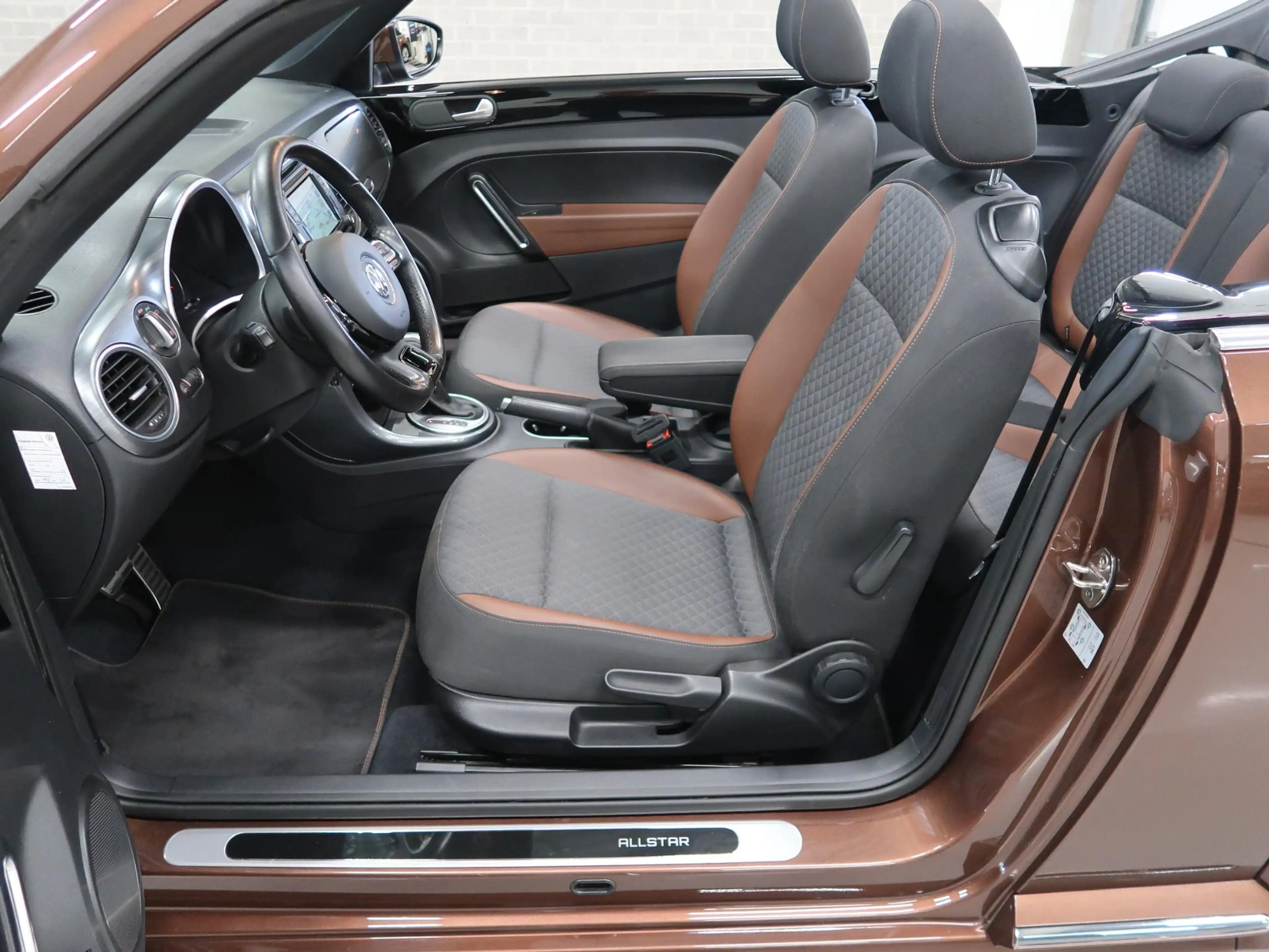 Volkswagen Beetle Cabriolet 1.2 TSI Allstar Automaat Camera App conn — photo 16