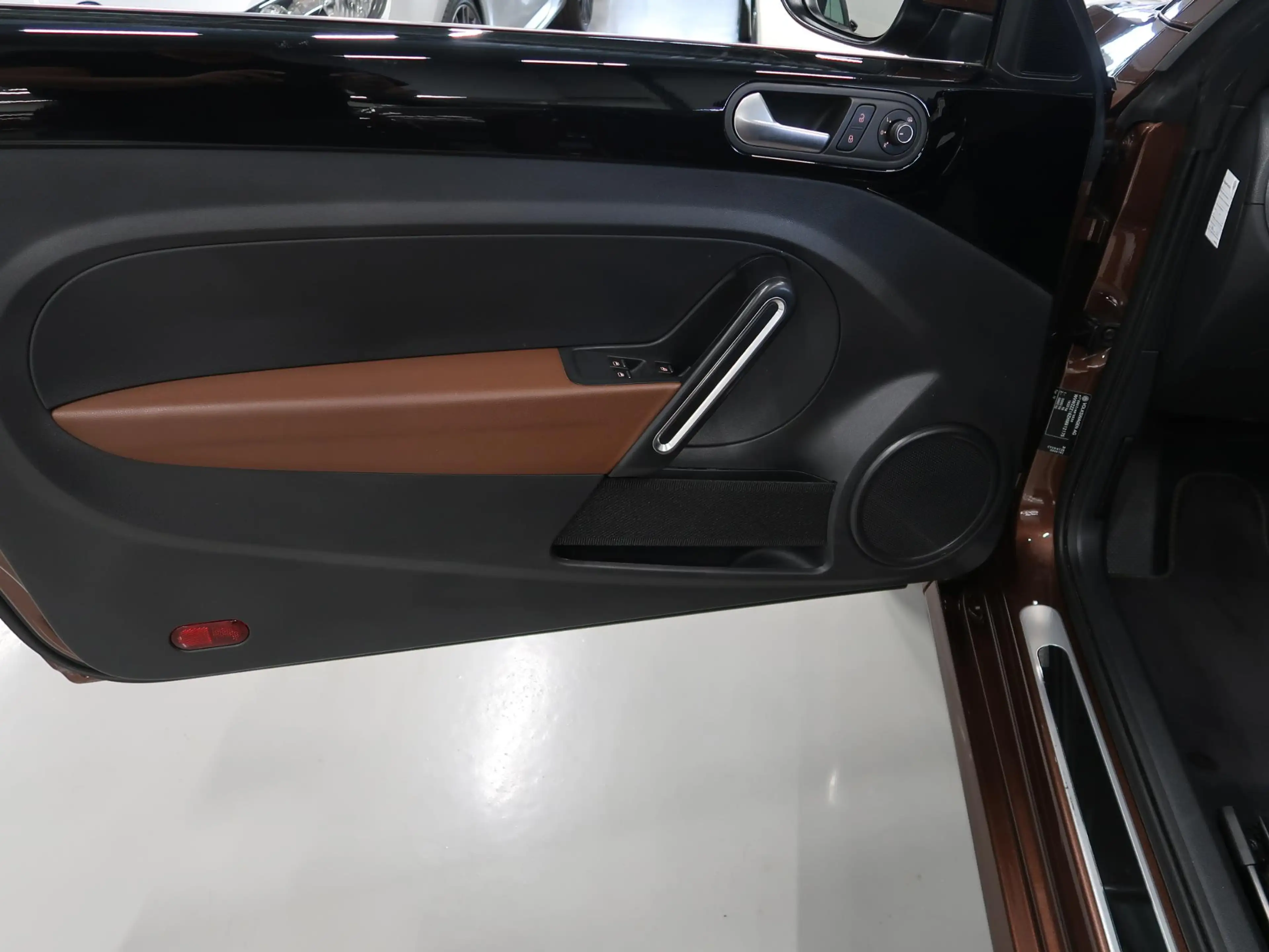Volkswagen Beetle Cabriolet 1.2 TSI Allstar Automaat Camera App conn — photo 35