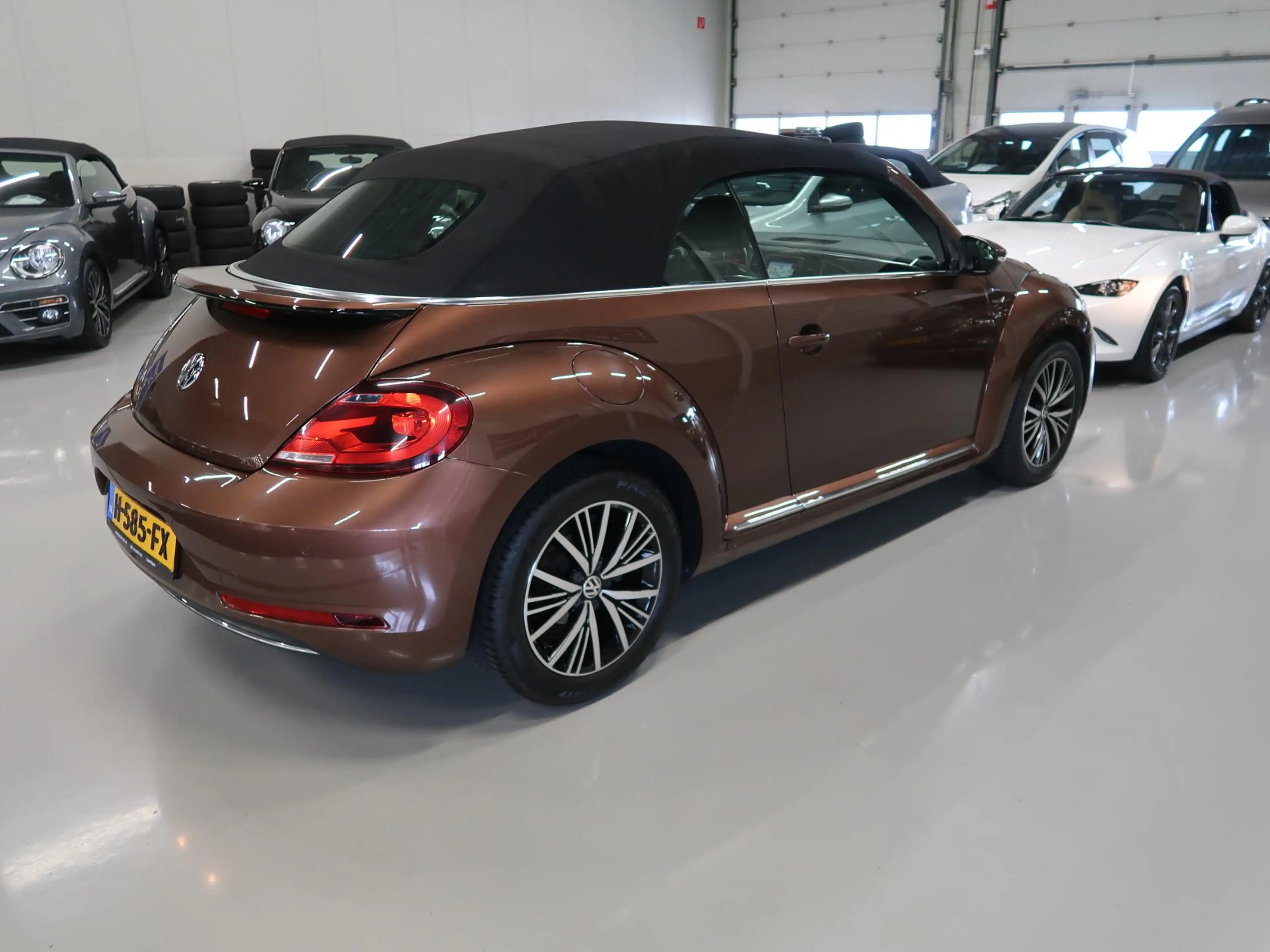 Volkswagen Beetle Cabriolet 1.2 TSI Allstar Automaat Camera App conn — photo 41
