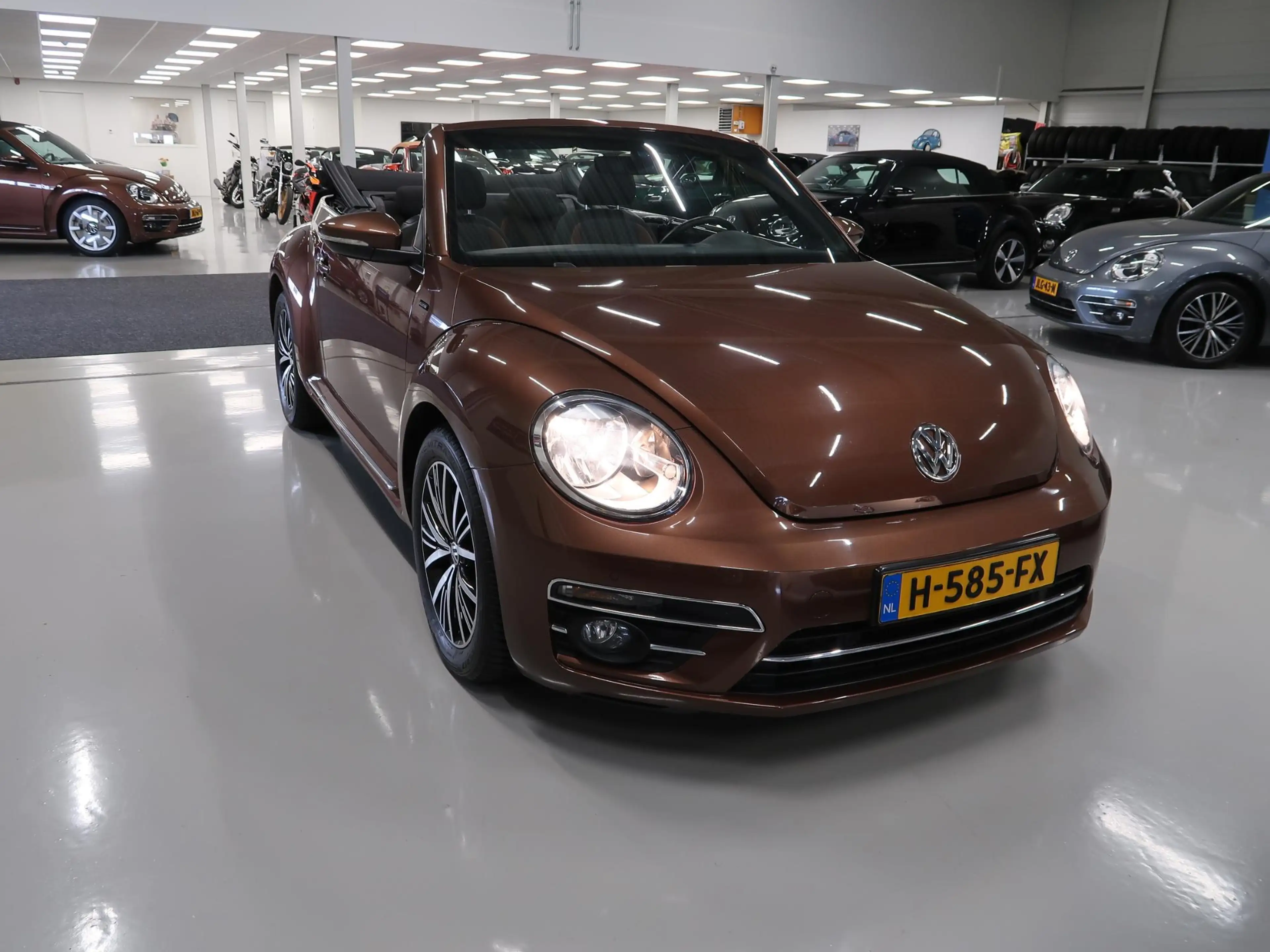 Volkswagen Beetle Cabriolet 1.2 TSI Allstar Automaat Camera App conn — photo 32