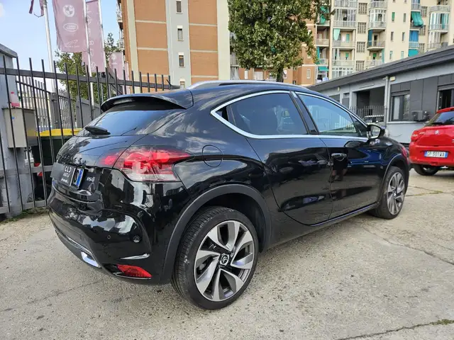 DS Automobiles DS 4 Crossback view 4