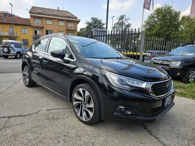 DS Automobiles DS 4 Crossback view 3
