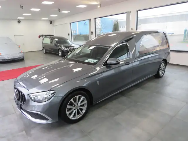 Mercedes-Benz E 200 Kuhlmann Cars Bestattungswagen/Leichenwagen