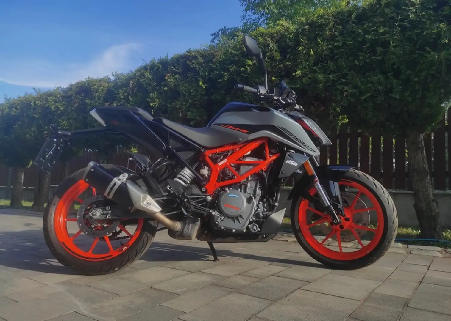 KTM 390 Duke Grau - 1